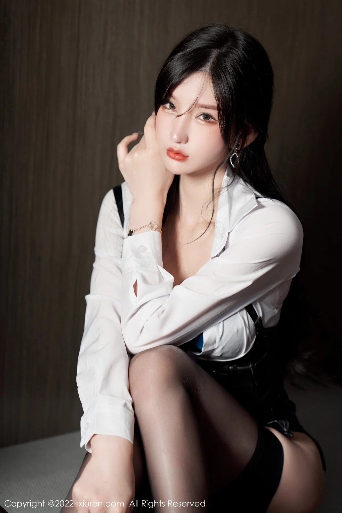 [[XiuRen秀人网]秀人网]No.5602_女神周于希Sally性感白T配黑皮短裙露黑色蕾丝内衣完美诱惑写真90P