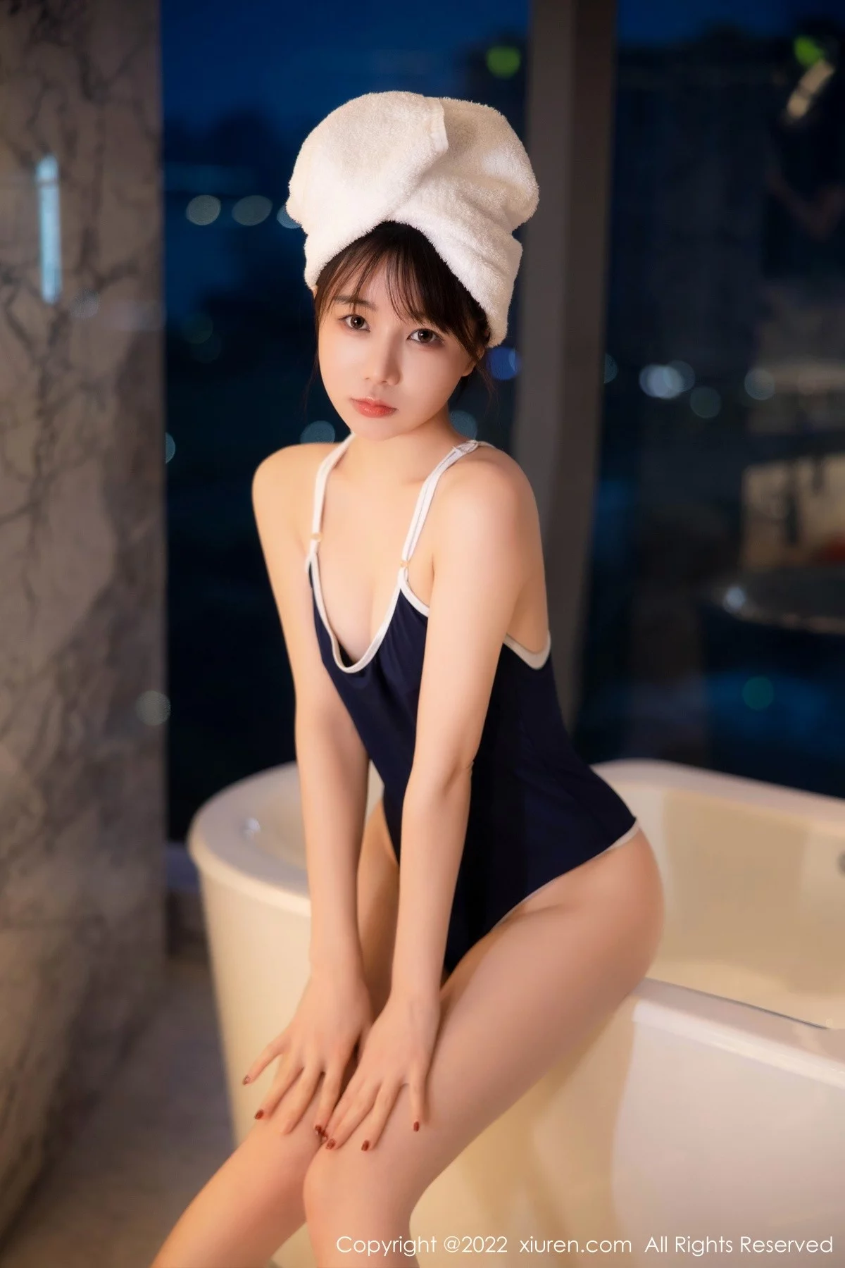 [[XiuRen秀人网]秀人网]No.5477_模特婠婠么私房浴缸性感深蓝色比基尼湿身泡泡浴撩人诱惑写真76P