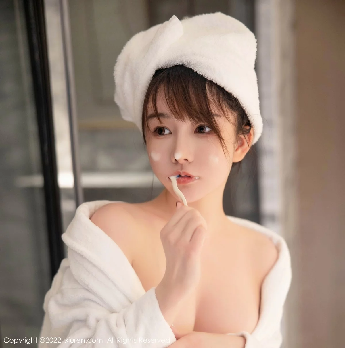 [[XiuRen秀人网]秀人网]No.5477_模特婠婠么私房浴缸性感深蓝色比基尼湿身泡泡浴撩人诱惑写真76P
