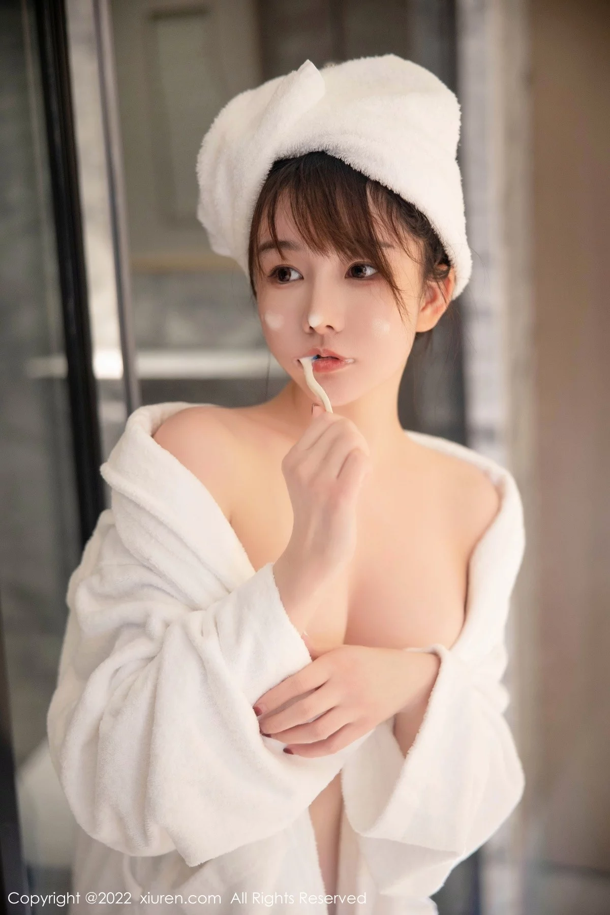 [[XiuRen秀人网]秀人网]No.5477_模特婠婠么私房浴缸性感深蓝色比基尼湿身泡泡浴撩人诱惑写真76P