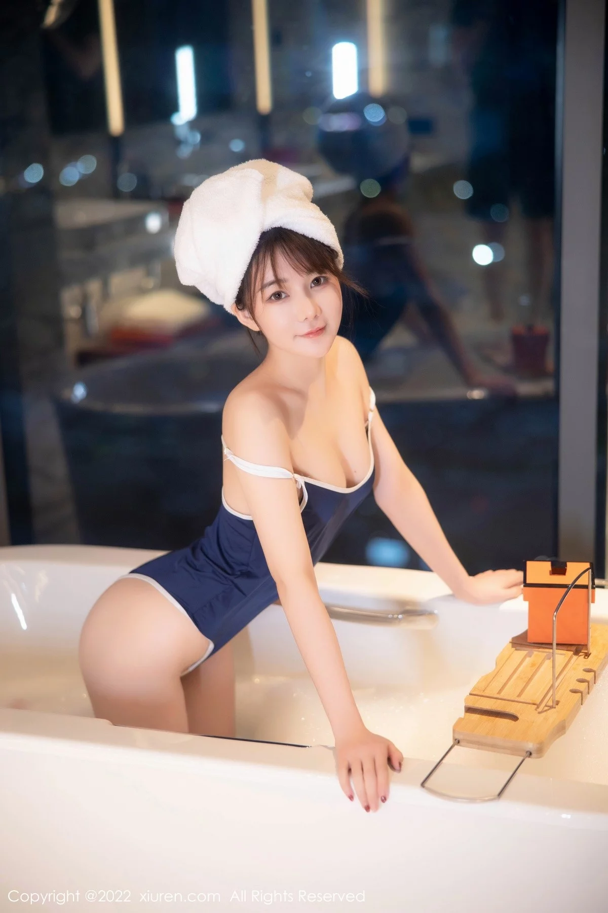 [[XiuRen秀人网]秀人网]No.5477_模特婠婠么私房浴缸性感深蓝色比基尼湿身泡泡浴撩人诱惑写真76P
