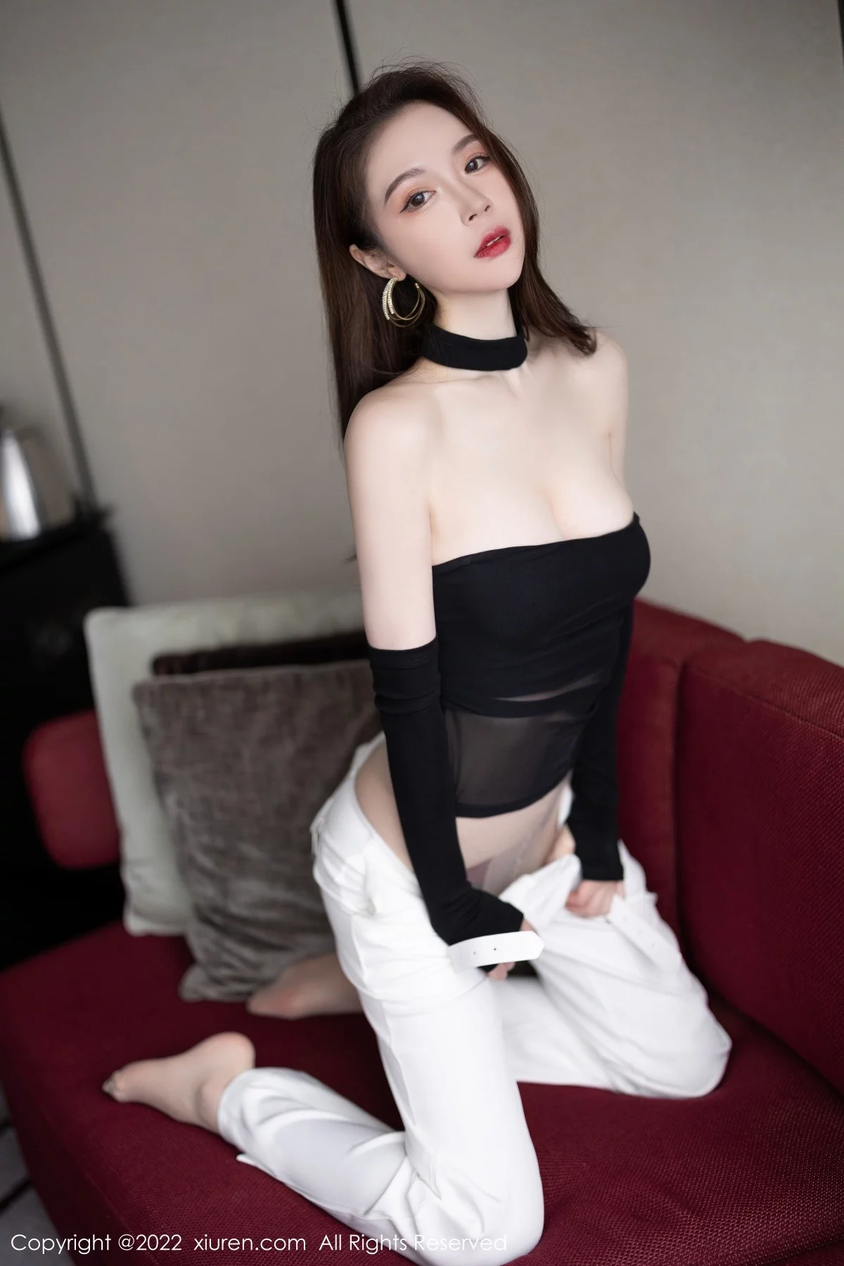 [[XiuRen秀人网]秀人网]No.5487_模特梦心玥黑色轻透露肩网纱配白长裤半脱秀曼妙身姿诱惑写真80P