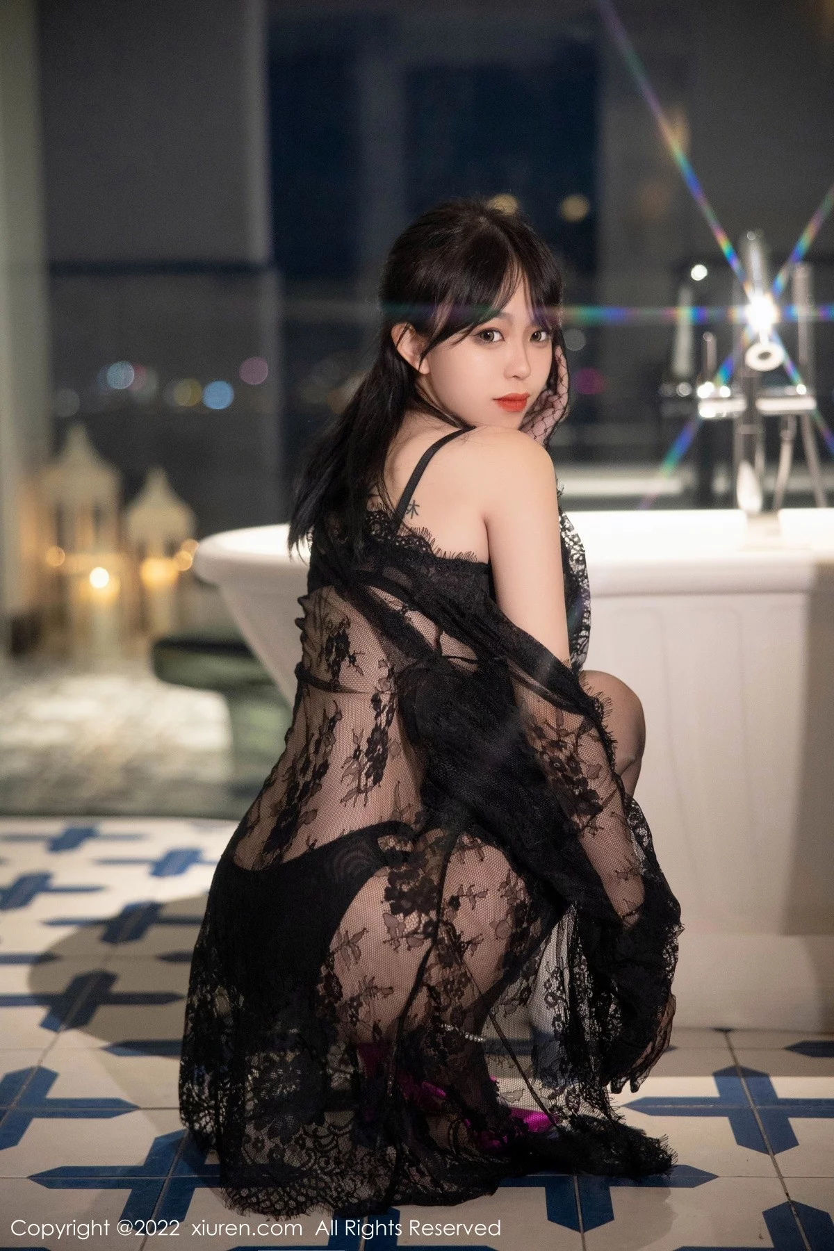 [[XiuRen秀人网]秀人网]No.5491_模特奶瓶大理旅拍性感黑网纱披风露黑色轻透内衣极致魅惑写真70P