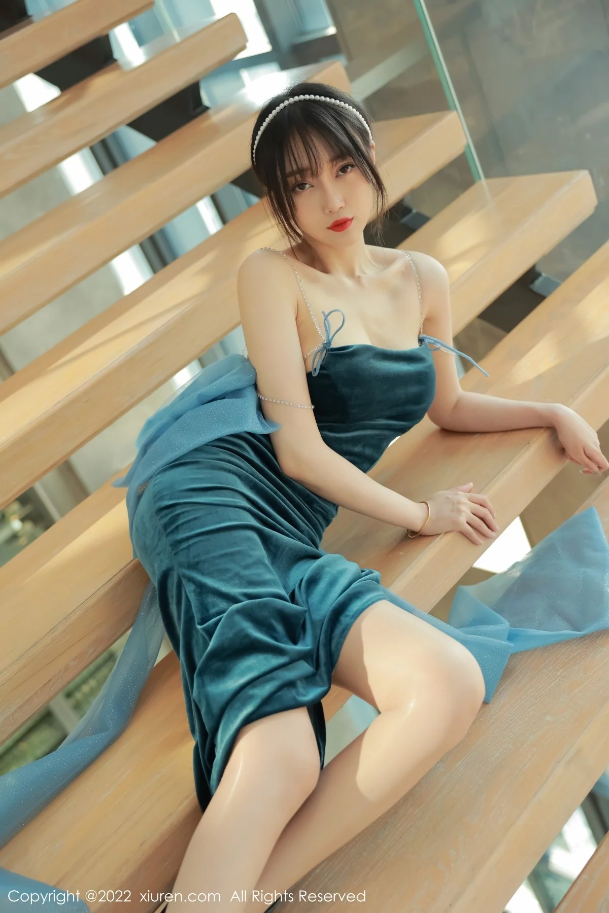 [[XiuRen秀人网]秀人网]No.5493_模特玥儿玥er香格里拉旅拍暗绿色吊带长裙秀完美身材诱惑写真59P