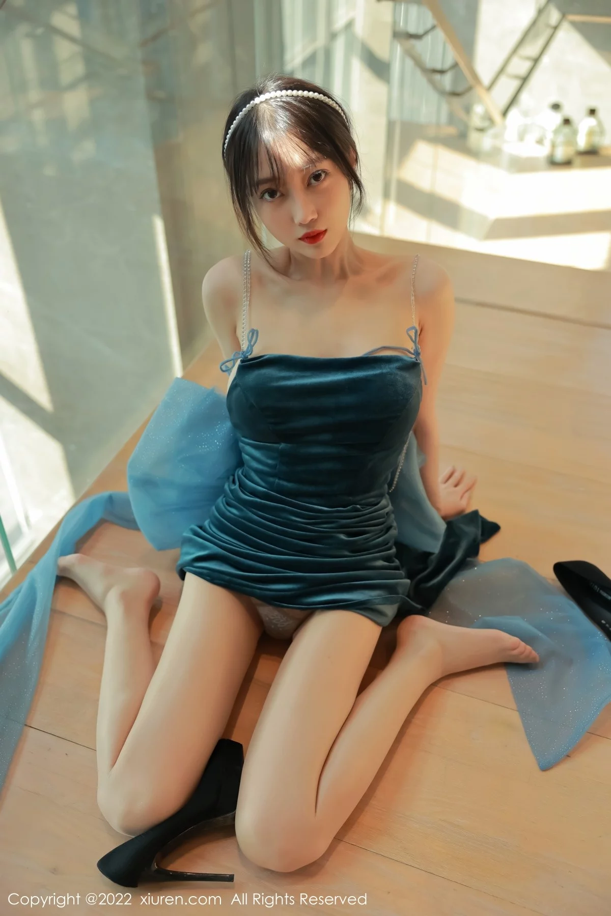[[XiuRen秀人网]秀人网]No.5493_模特玥儿玥er香格里拉旅拍暗绿色吊带长裙秀完美身材诱惑写真59P