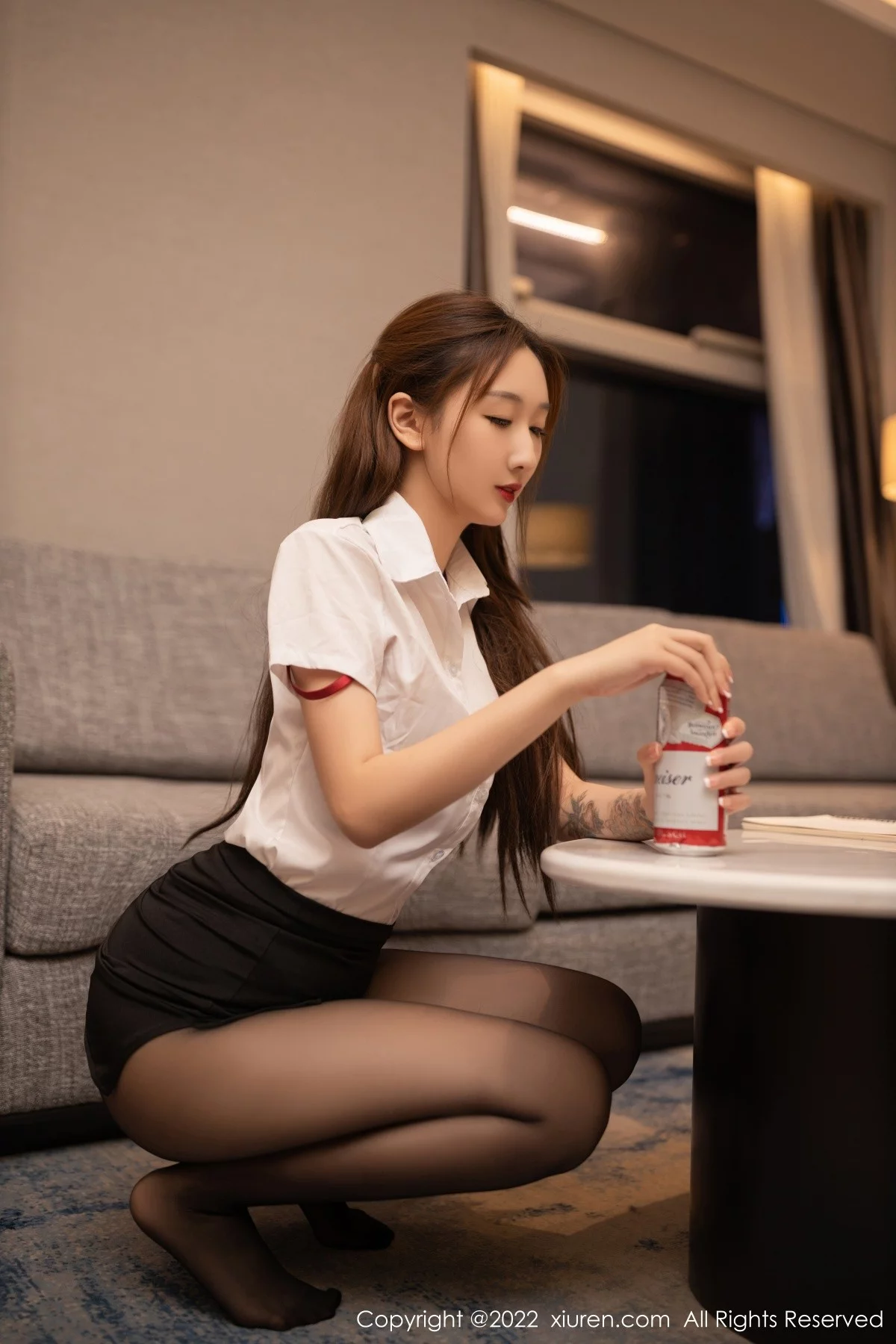[[XiuRen秀人网]秀人网]No.5490_模特江真真性感白T配黑短裙露性感红色蕾丝内衣迷人诱惑写真80P