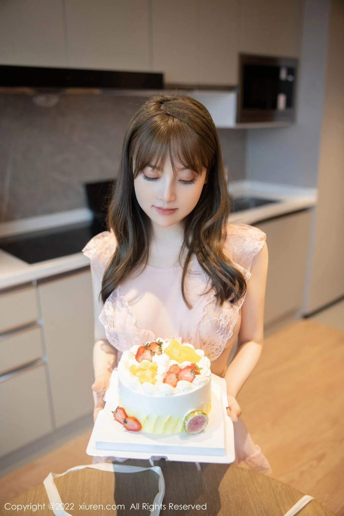 [[XiuRen秀人网]秀人网]No.5497_模特豆瓣酱私房性感粉色轻透睡裙真空秀豪乳翘臀惹火诱惑写真90P