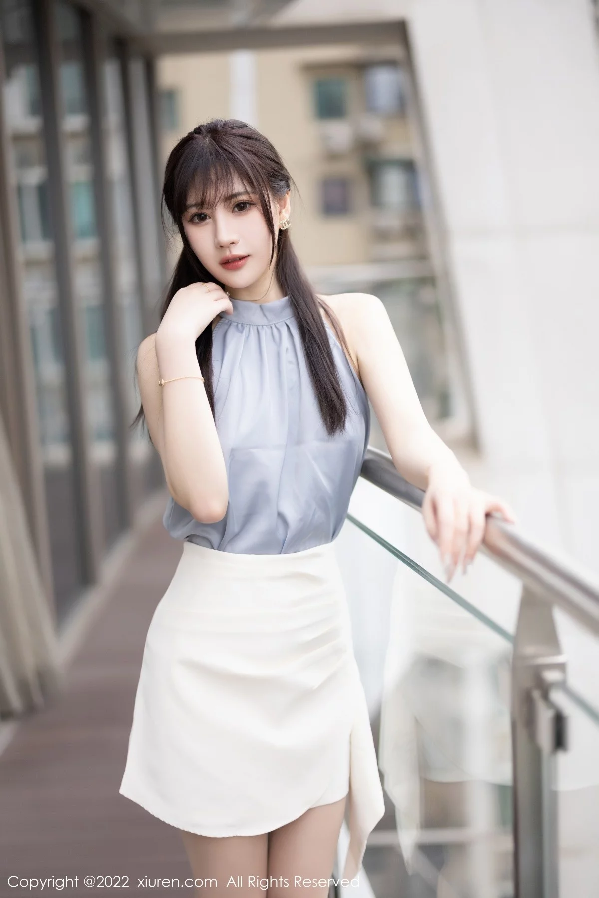 [[XiuRen秀人网]秀人网]No.5606_模特张欣欣性感红色轻透薄纱服配红丝吊袜秀苗条身材诱惑写真80P