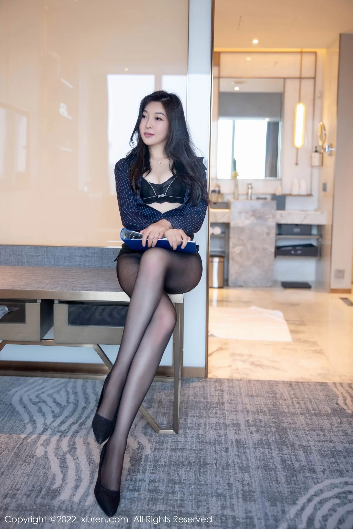 [[XiuRen秀人网]秀人网]No.5604_新人模特卡卡酱职业服OL装扮性感黑色内衣秀丰满身材诱惑写真85P