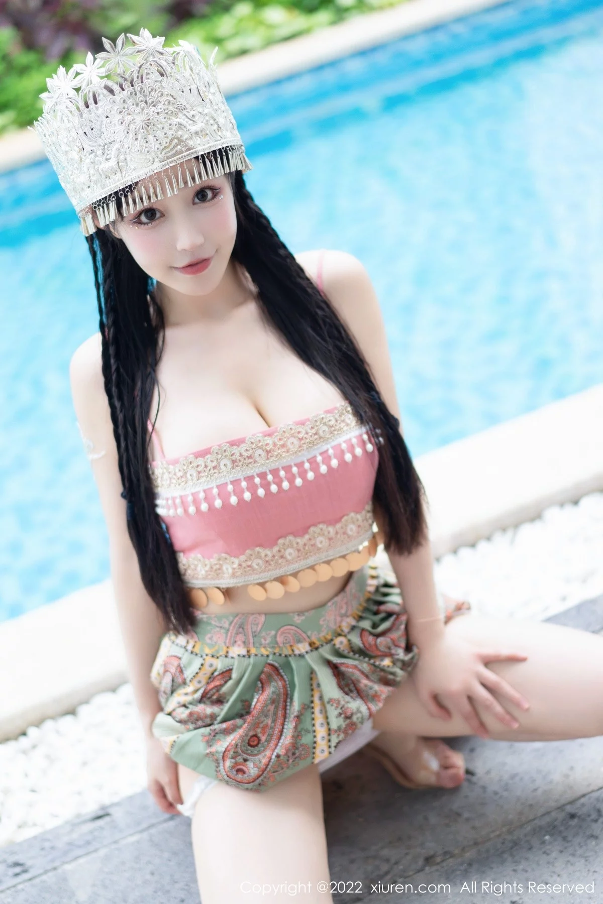 [[XiuRen秀人网]秀人网]No.5615_女神朱可儿Flora民族服饰装扮性感粉色吊带露傲人豪乳诱惑写真70P