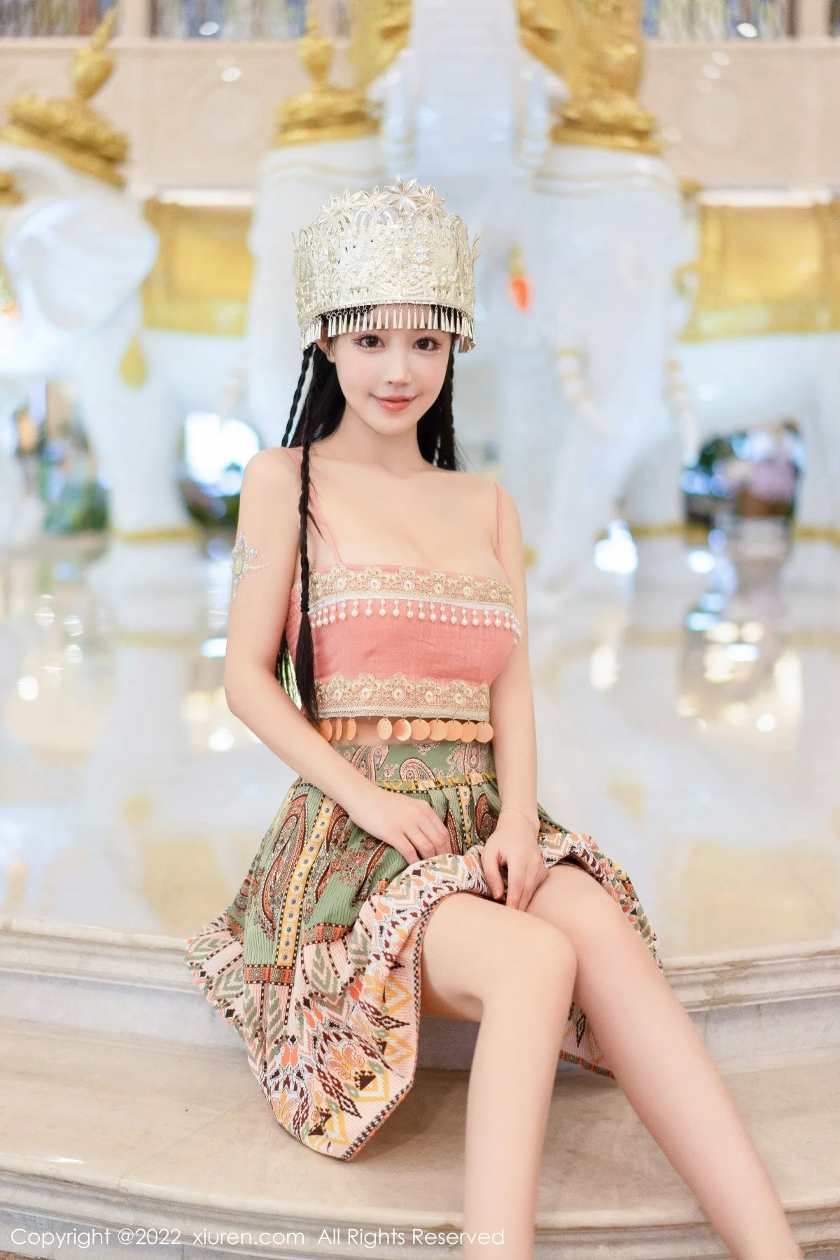 [[XiuRen秀人网]秀人网]No.5615_女神朱可儿Flora民族服饰装扮性感粉色吊带露傲人豪乳诱惑写真70P