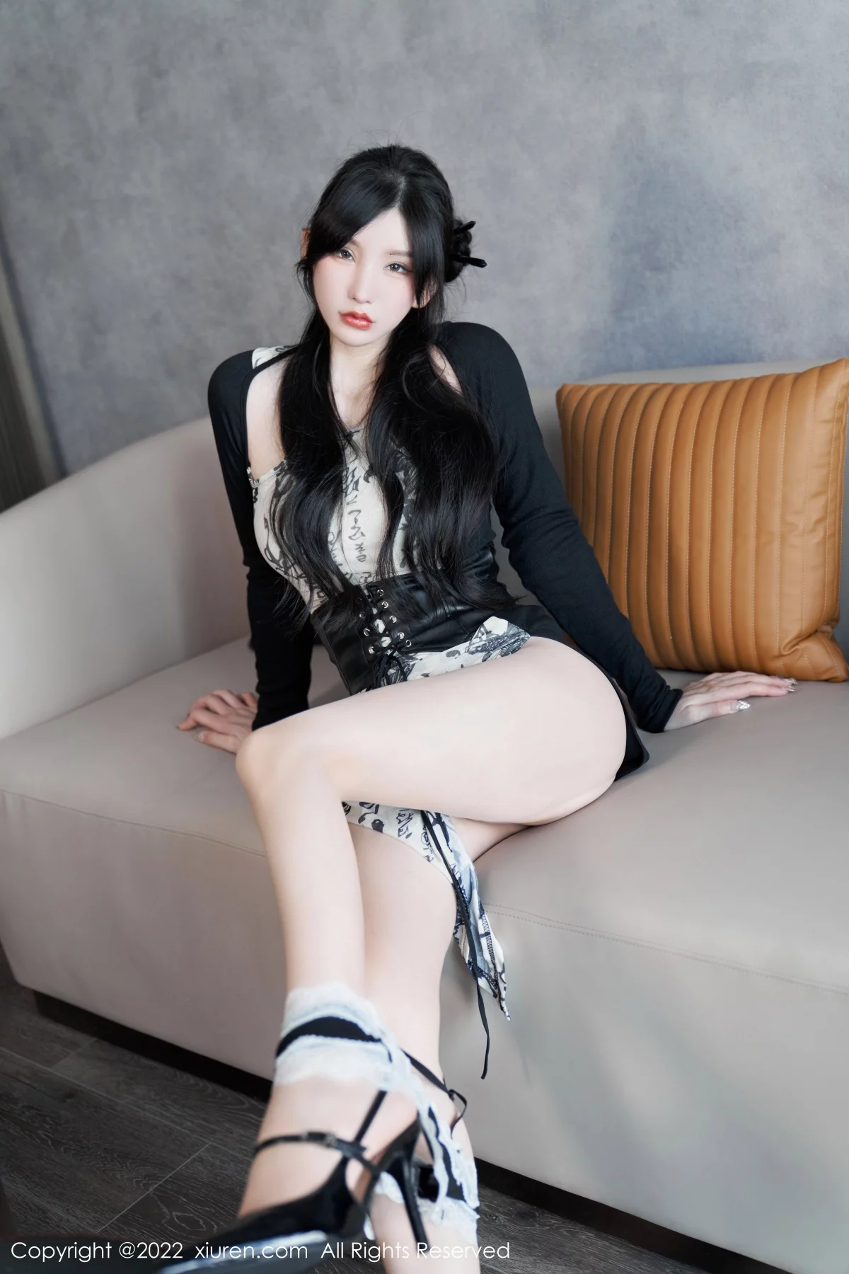 [[XiuRen秀人网]秀人网]No.5623_女神周于希Sally性感拼色连衣裙配超薄开档肉丝绝美诱惑写真94P