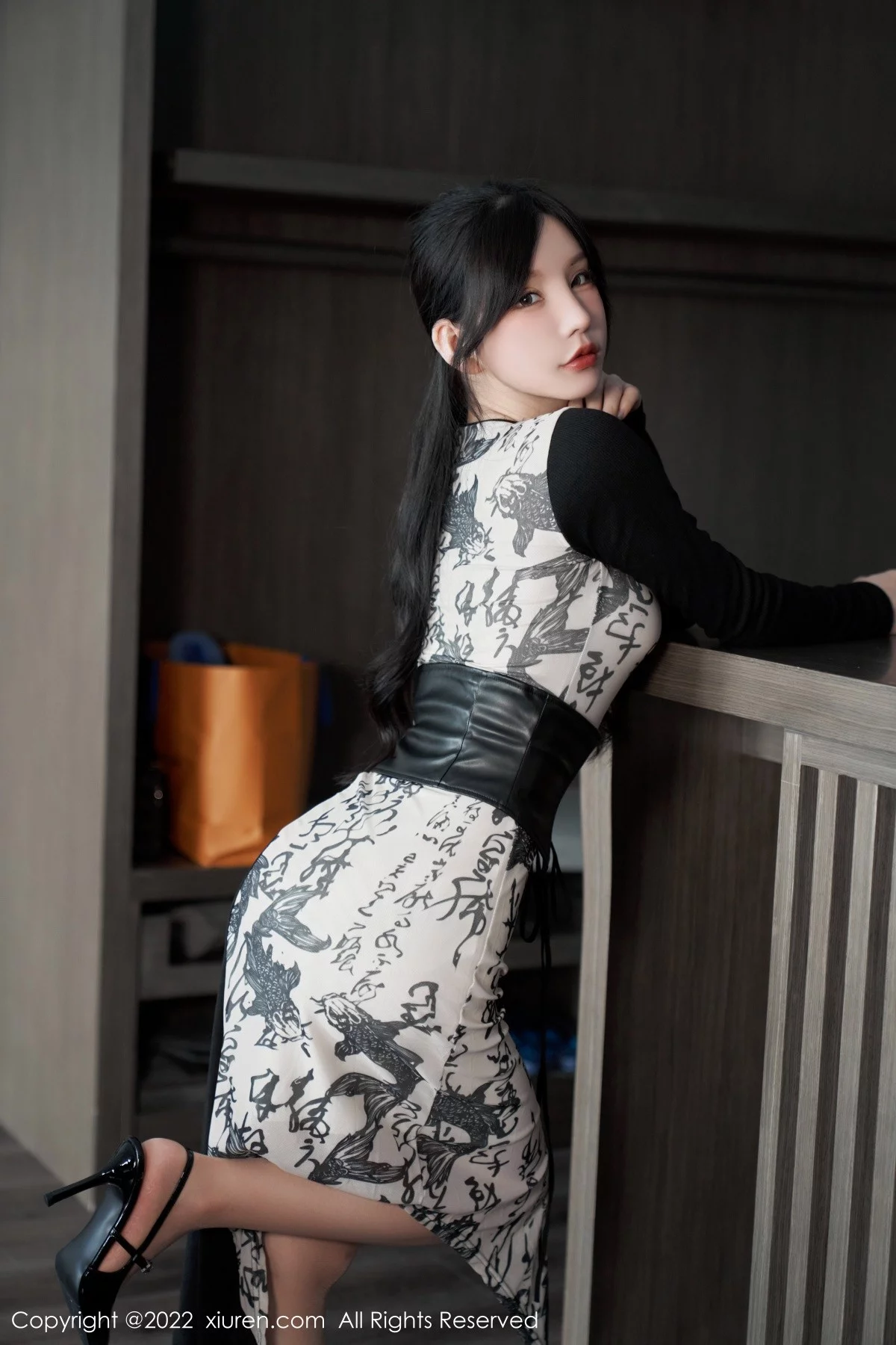 [[XiuRen秀人网]秀人网]No.5623_女神周于希Sally性感拼色连衣裙配超薄开档肉丝绝美诱惑写真94P