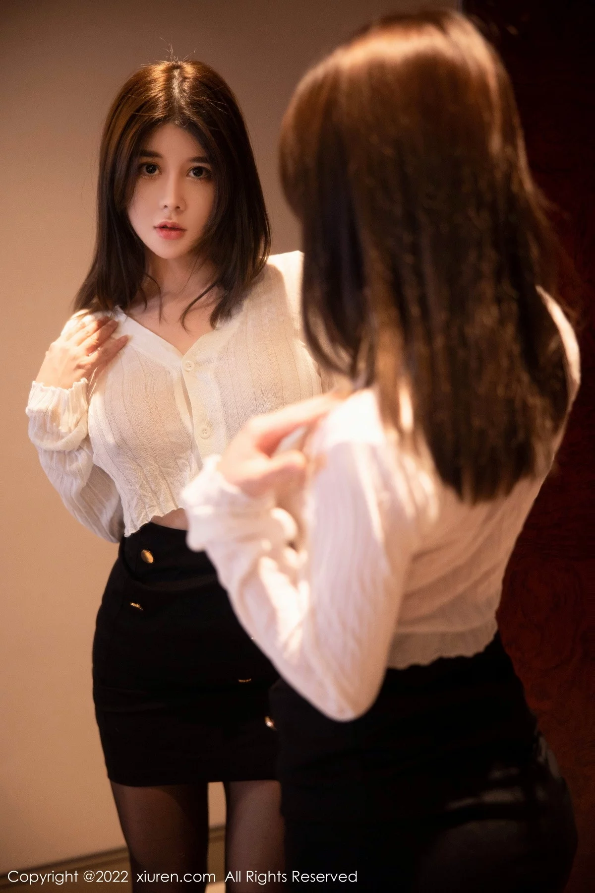 [[XiuRen秀人网]秀人网]No.5781_模特周jojobaby性感白色上衣配黑色短裙露超薄黑丝极致魅惑写真82P