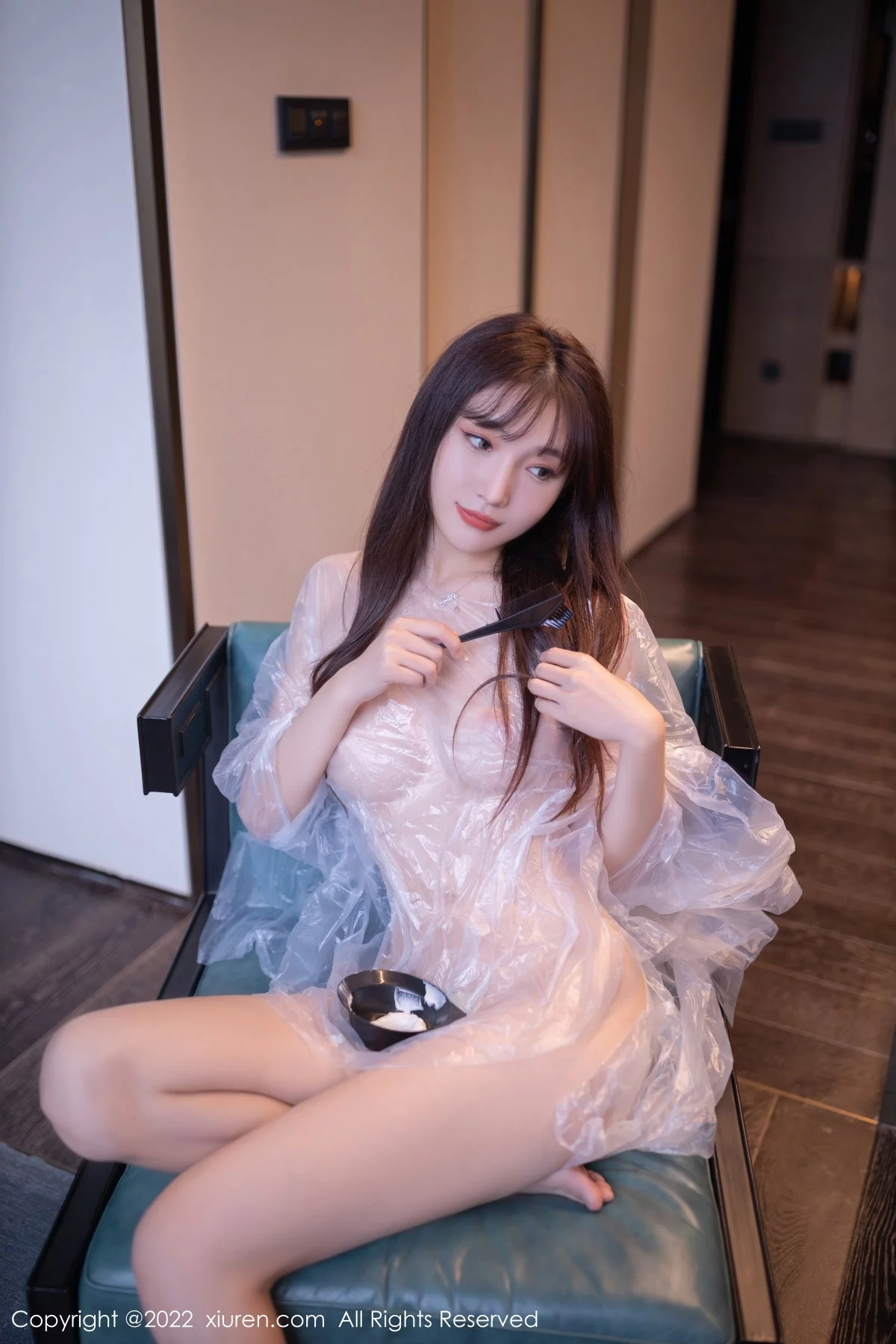 [[XiuRen秀人网]秀人网]No.5805_模特陆萱萱北京旅拍染发主题白色薄透胶衣秀火辣身材诱惑写真72P