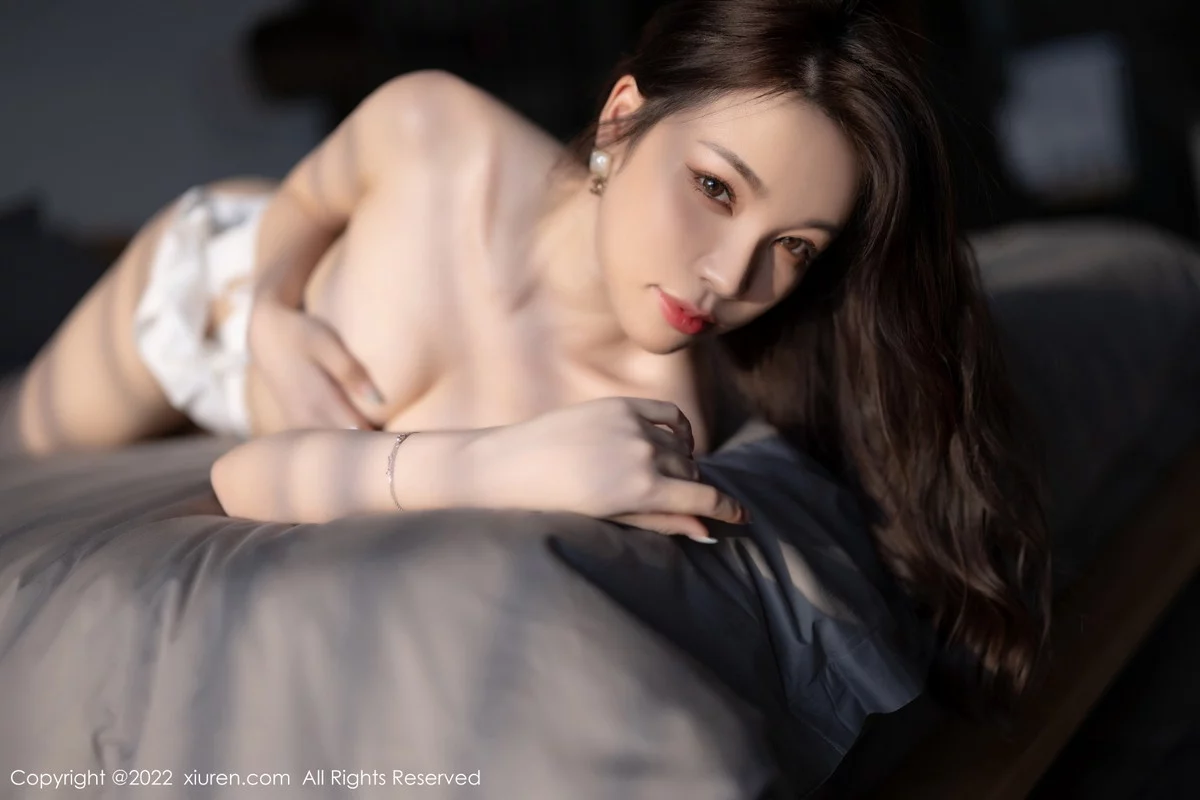 [[XiuRen秀人网]秀人网]No.5810_女神徐莉芝Booty浴缸场景白色艺术情趣内衣秀娇美身段诱惑写真80P