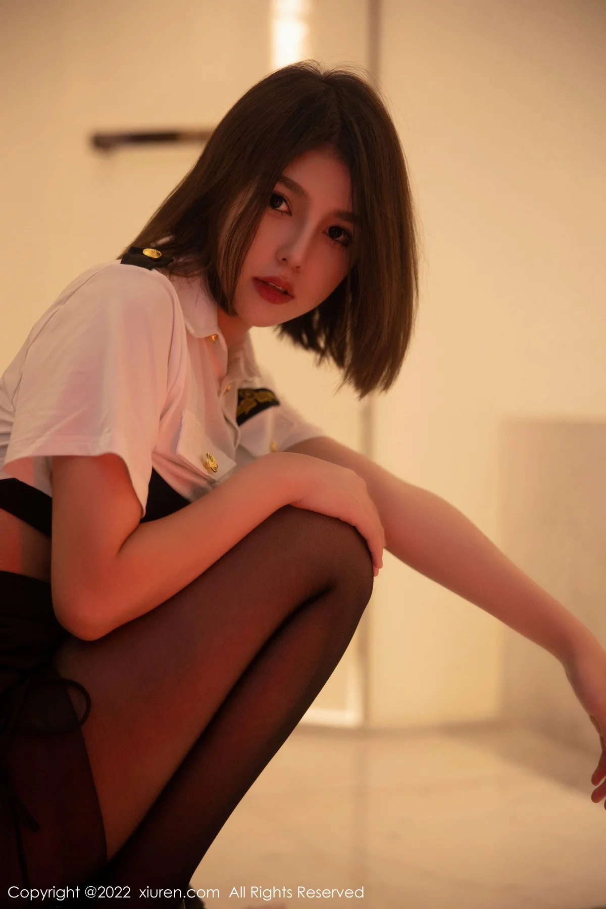 [[XiuRen秀人网]秀人网]No.5815_模特美羊羊性感制服主题白色上衣配黑短裙露黑色内衣诱惑写真79P