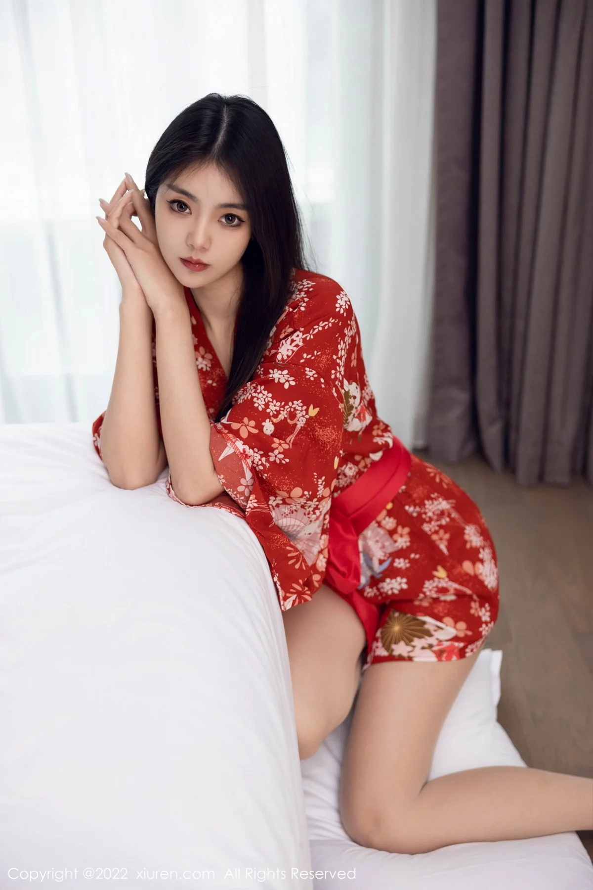 [[XiuRen秀人网]秀人网]No.5736_模特可乐Vicky红色图案服饰配超薄无内肉丝秀翘臀美腿诱惑写真53P