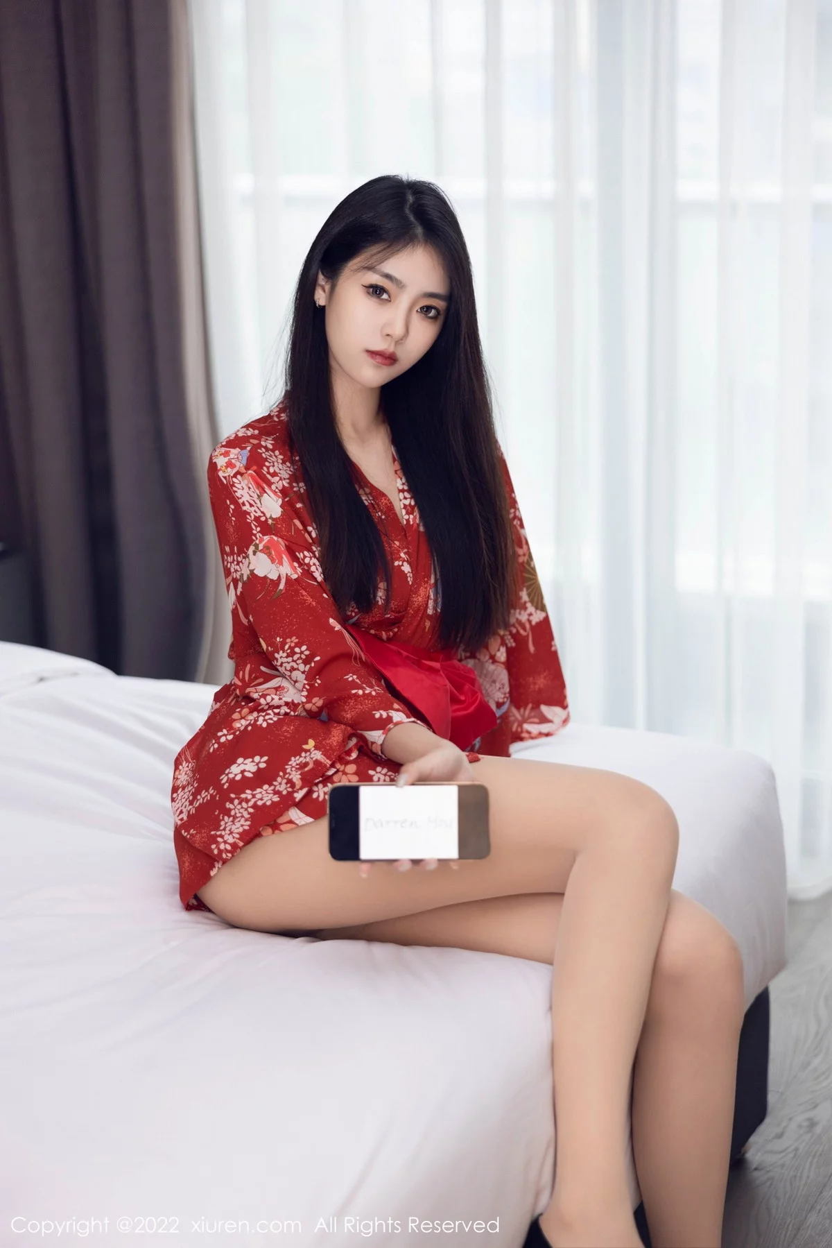 [[XiuRen秀人网]秀人网]No.5736_模特可乐Vicky红色图案服饰配超薄无内肉丝秀翘臀美腿诱惑写真53P