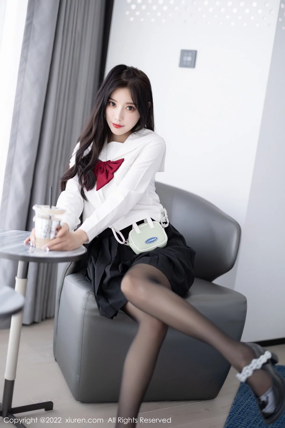 [[XiuRen秀人网]秀人网]No.5823_女神杨晨晨Yome性感白T配黑色短裙露黑色内衣迷人诱惑写真94P