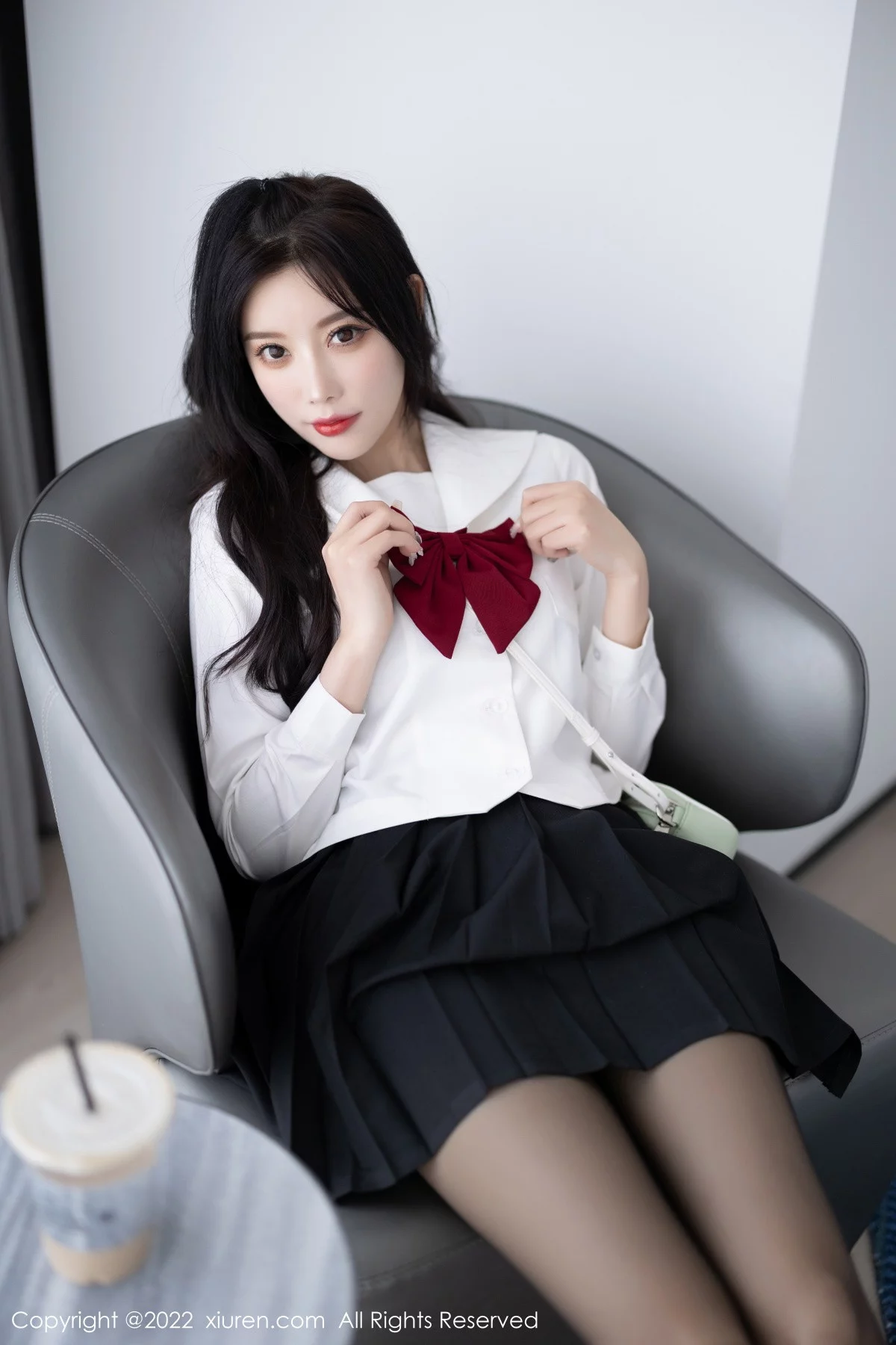 [[XiuRen秀人网]秀人网]No.5823_女神杨晨晨Yome性感白T配黑色短裙露黑色内衣迷人诱惑写真94P