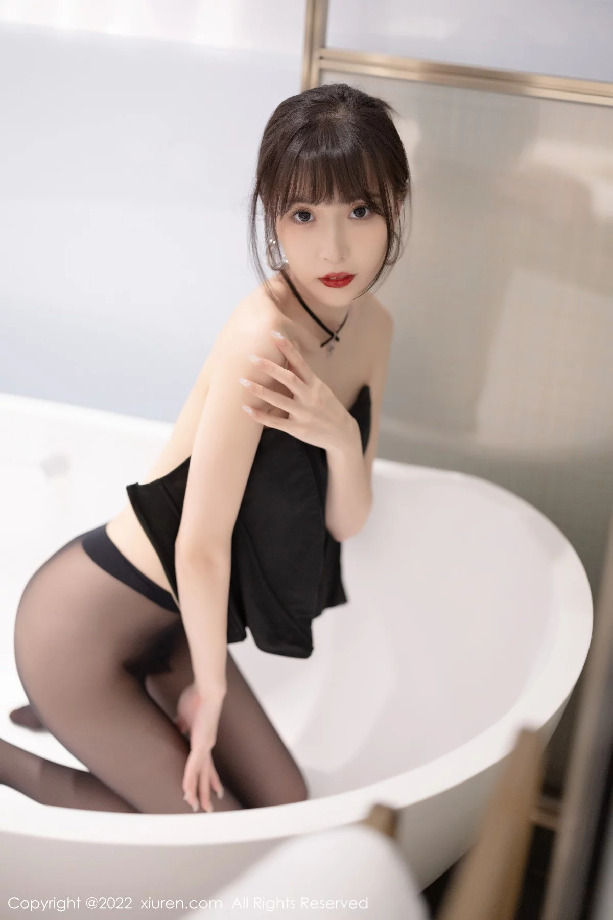 [[XiuRen秀人网]秀人网]No.5831_模特林星阑黑色露肩上衣配红色皮质短裙秀超薄无内黑丝诱惑写真88P