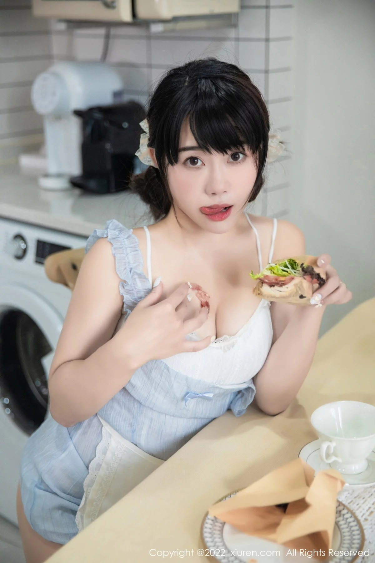 [[XiuRen秀人网]秀人网]No.5834_模特严利娅Yuliya私房性感浅蓝色女仆服饰秀翘臀美腿诱惑写真53P