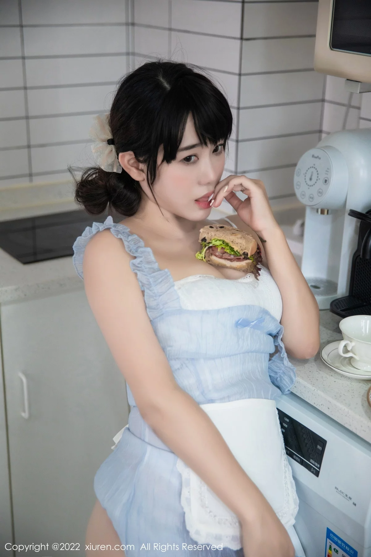 [[XiuRen秀人网]秀人网]No.5834_模特严利娅Yuliya私房性感浅蓝色女仆服饰秀翘臀美腿诱惑写真53P