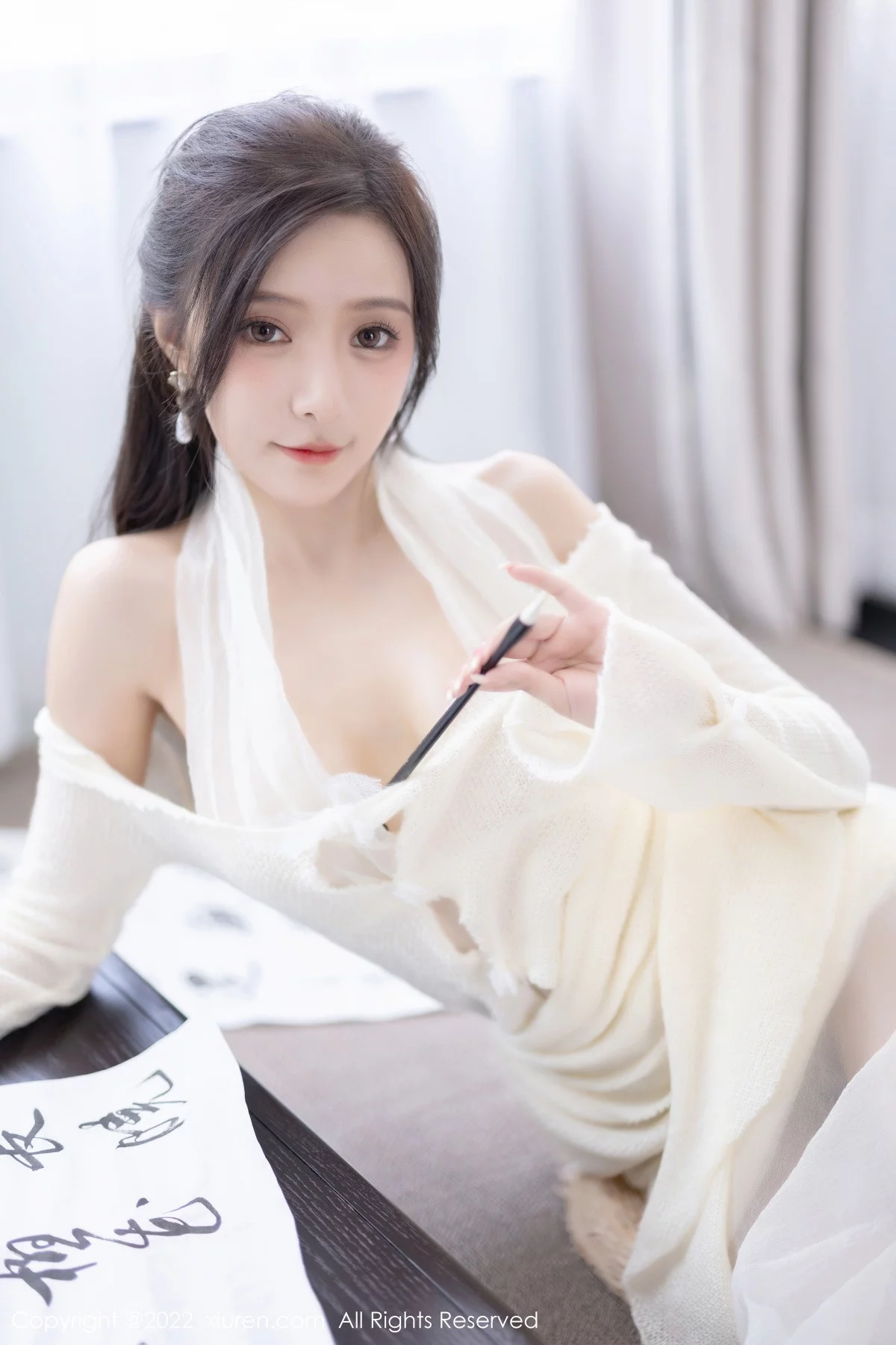 [[XiuRen秀人网]秀人网]No.5846_女神王馨瑶yanni性感白色连衣裙配超薄肉丝秀翘臀美腿诱惑写真87P