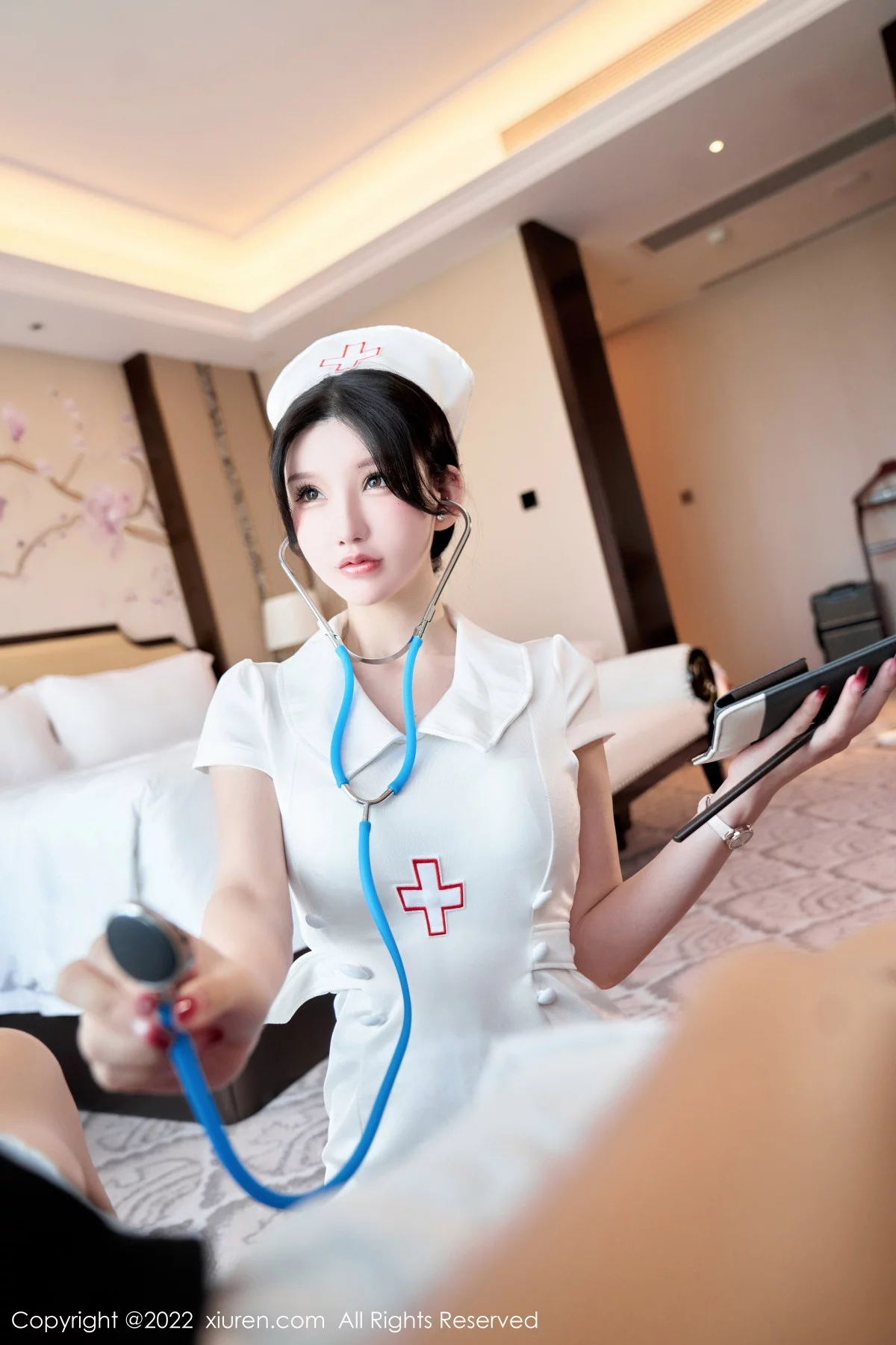 [[XiuRen秀人网]秀人网]No.5746_女神周于希Sally脱白色护士制服露性感内衣配白丝吊袜诱惑写真80P