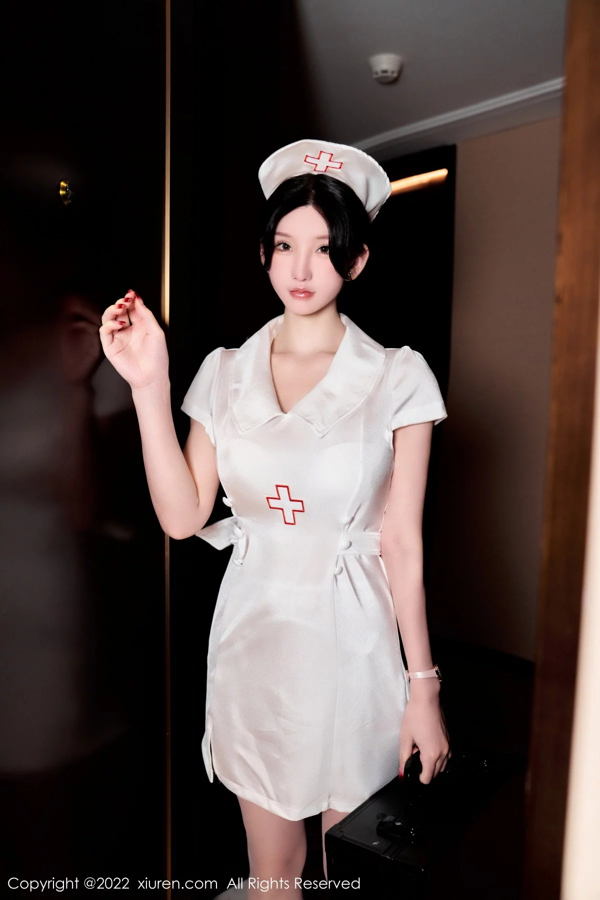[[XiuRen秀人网]秀人网]No.5746_女神周于希Sally脱白色护士制服露性感内衣配白丝吊袜诱惑写真80P