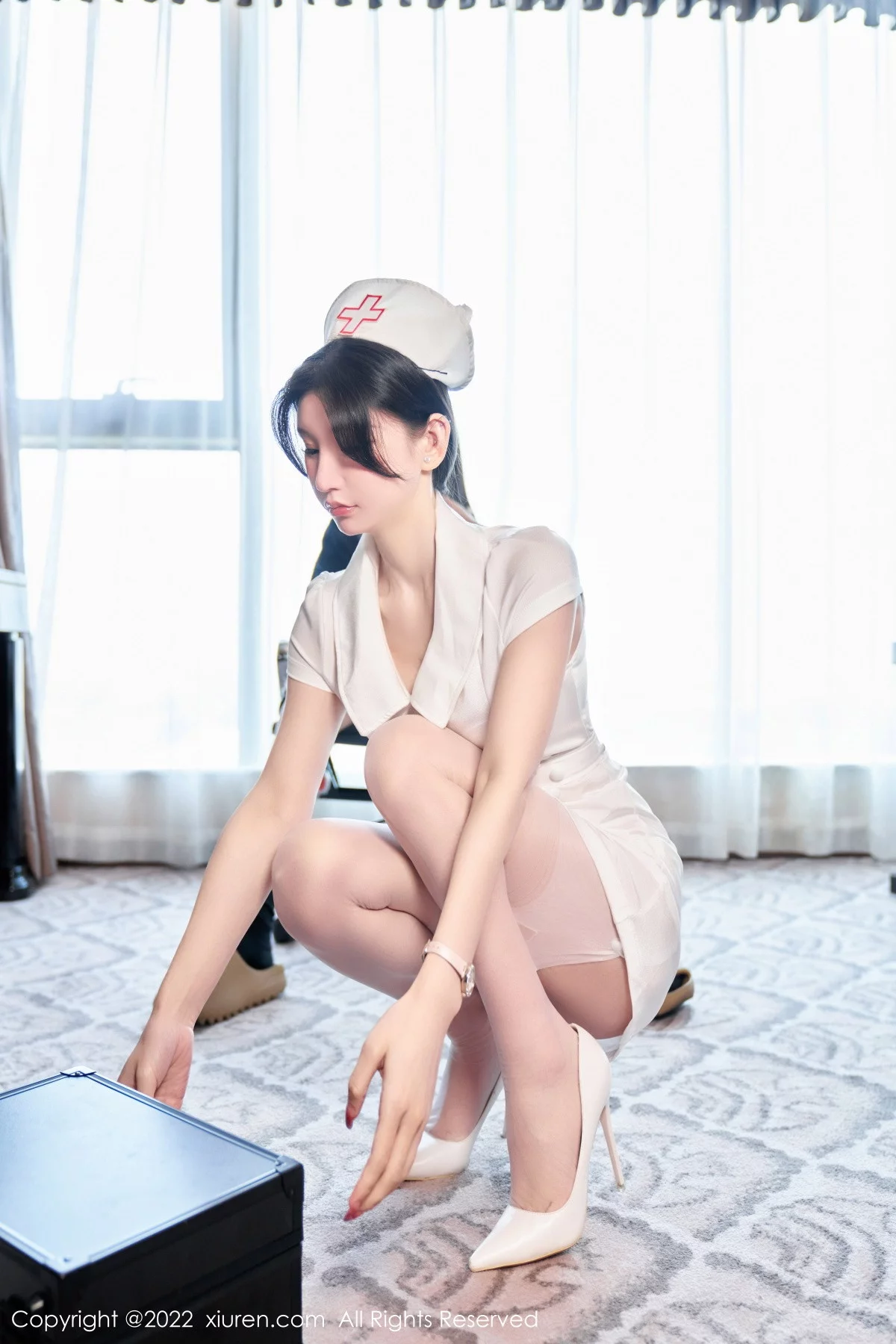 [[XiuRen秀人网]秀人网]No.5746_女神周于希Sally脱白色护士制服露性感内衣配白丝吊袜诱惑写真80P
