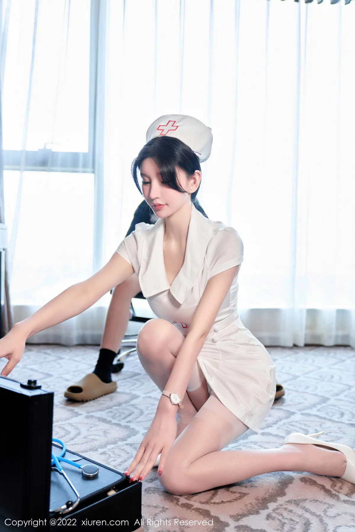 [[XiuRen秀人网]秀人网]No.5746_女神周于希Sally脱白色护士制服露性感内衣配白丝吊袜诱惑写真80P