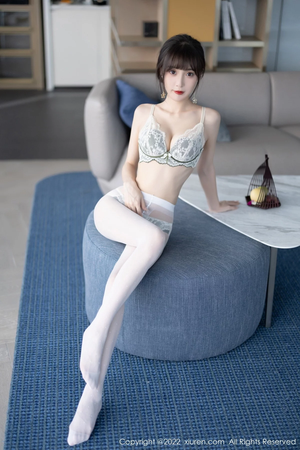 [[XiuRen秀人网]秀人网]No.5757_模特林星阑白色图案旗袍露浅色蕾丝内衣配白丝袜甜美迷人写真90P