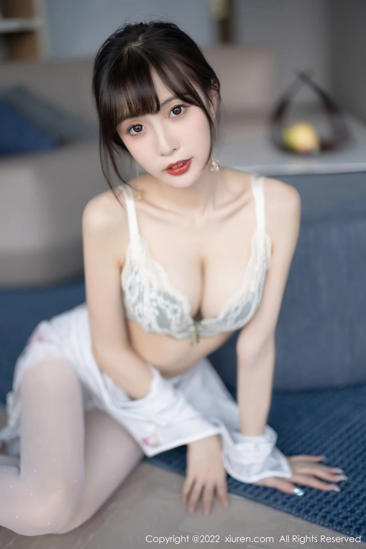 [[XiuRen秀人网]秀人网]No.5757_模特林星阑白色图案旗袍露浅色蕾丝内衣配白丝袜甜美迷人写真90P