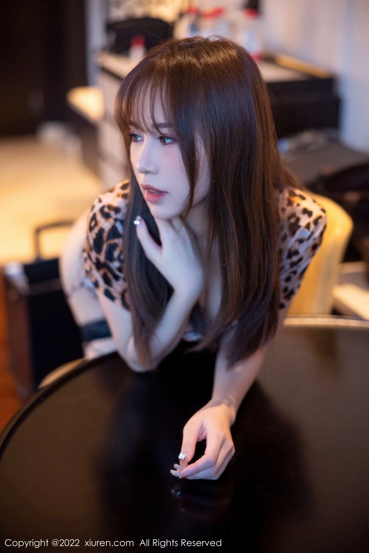 [[XiuRen秀人网]秀人网]No.5760_模特icy猪私房性感豹纹服饰配蕾丝网格袜秀魔鬼身材诱惑写真78P