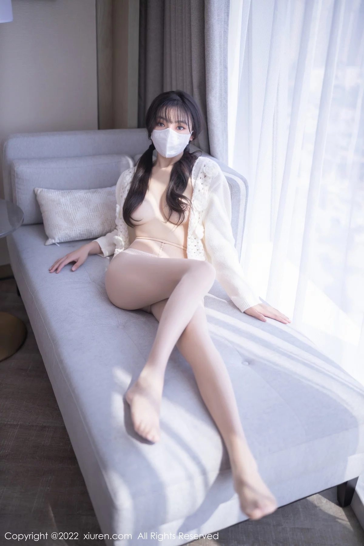 [[XiuRen秀人网]秀人网]No.5771_模特陆萱萱性感白色毛线衣配浅色短裙半脱秀完美身材诱惑写真84P