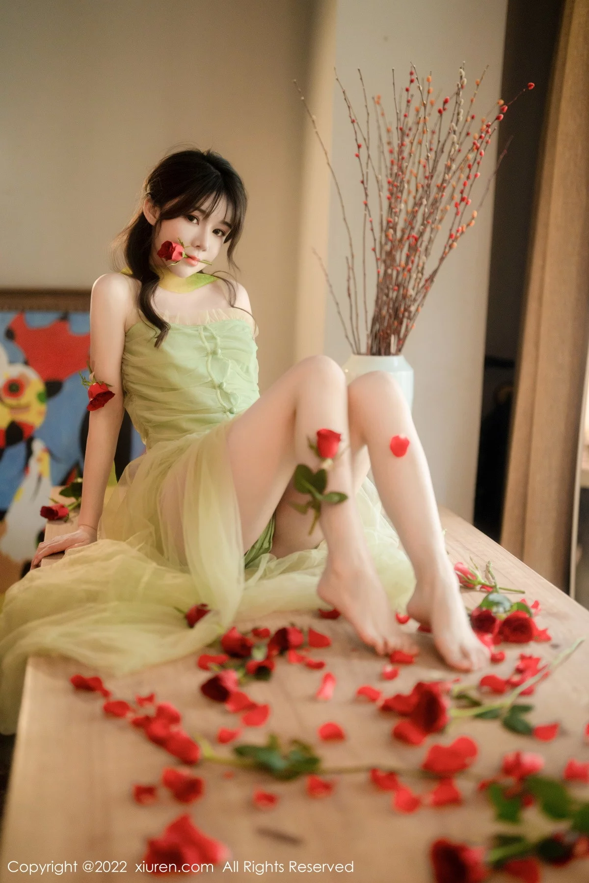 [[XiuRen秀人网]秀人网]No.5875_模特婠婠么私房性感淡绿色连衣裙秀曼妙身姿白嫩美腿诱惑写真85P