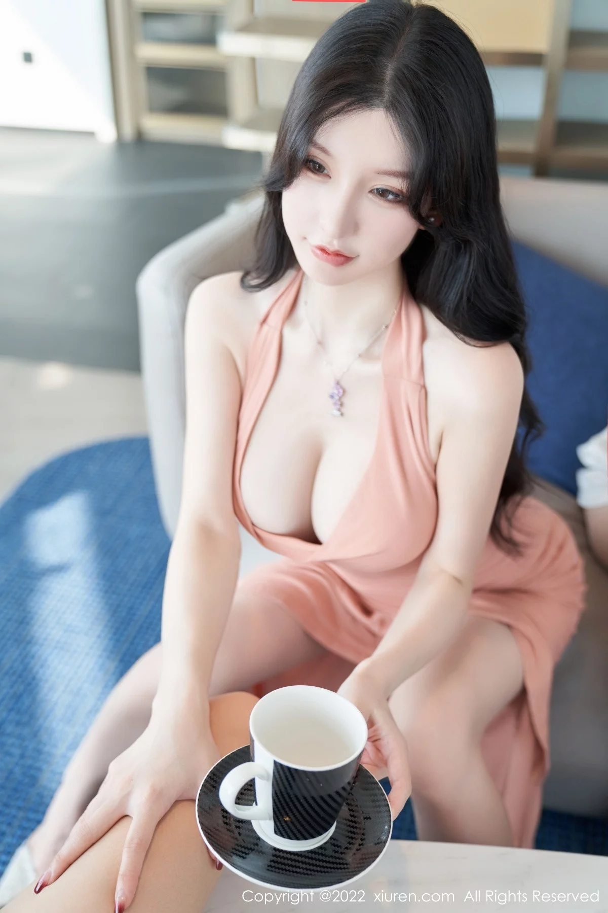 [[XiuRen秀人网]秀人网]No.5881_女神周于希Sally心愿旅拍性感粉色长裙+白色薄纱惹火诱惑写真80P