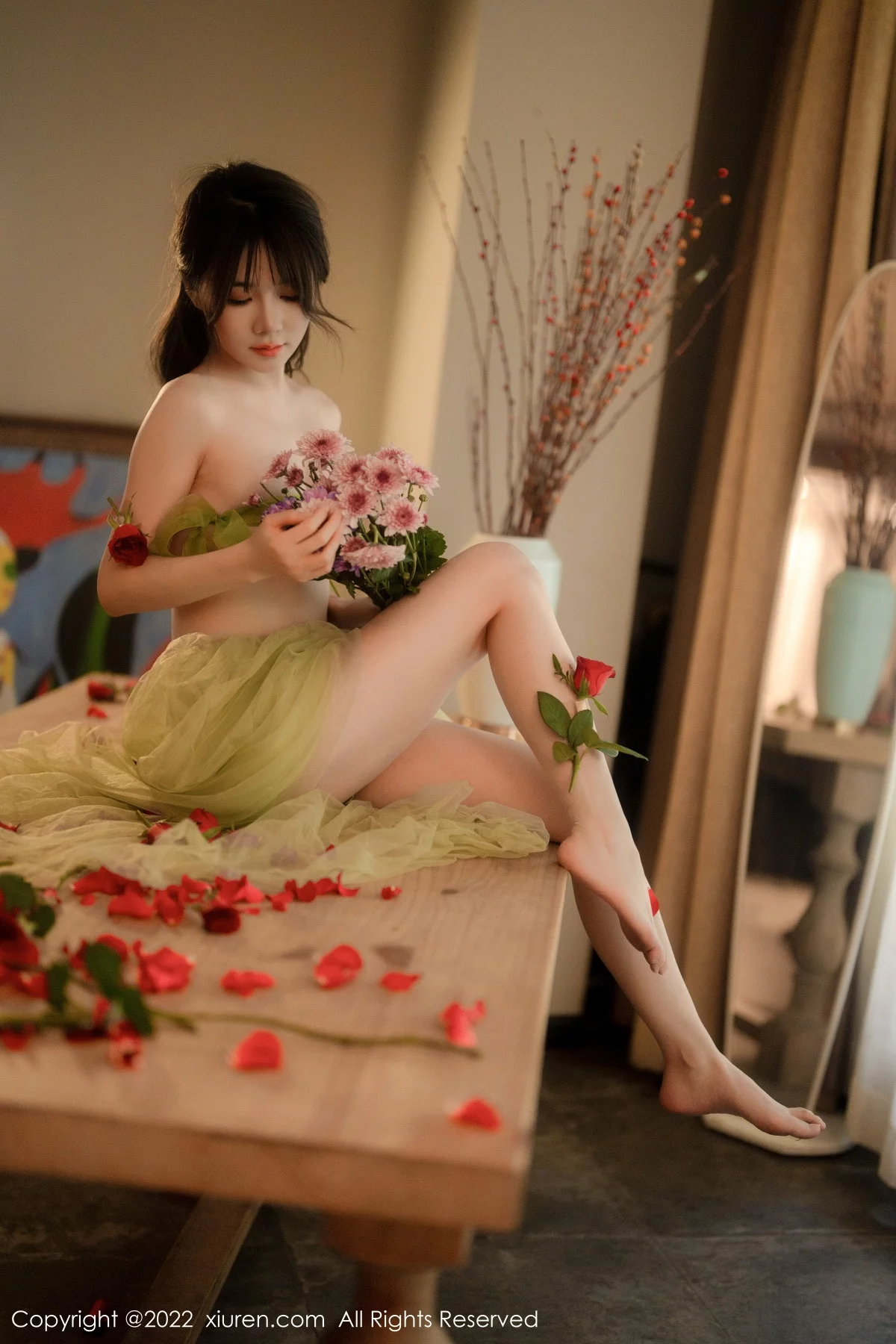 [[XiuRen秀人网]秀人网]No.5875_模特婠婠么私房性感淡绿色连衣裙秀曼妙身姿白嫩美腿诱惑写真85P