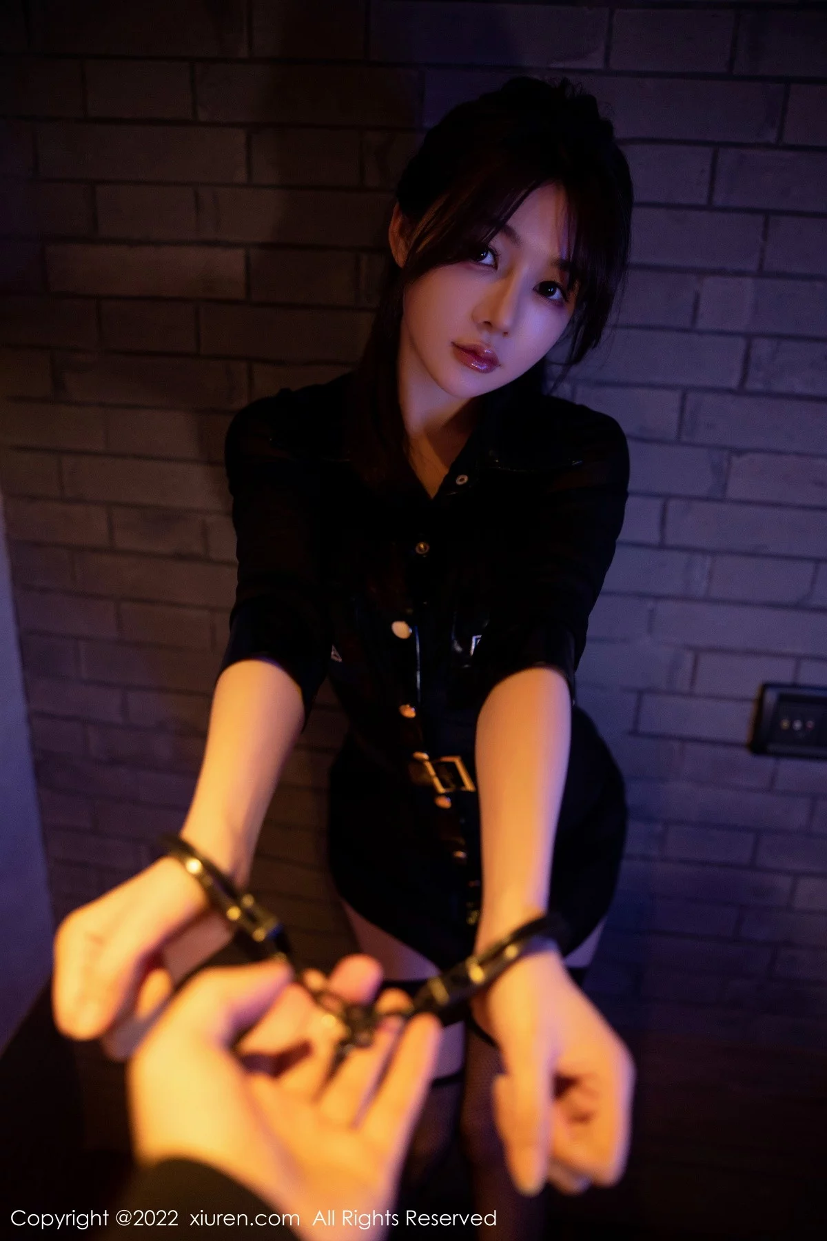 [[XiuRen秀人网]秀人网]No.5931_模特婠婠么性感黑色情趣制服露豹纹内衣秀绝美身材诱惑写真94P
