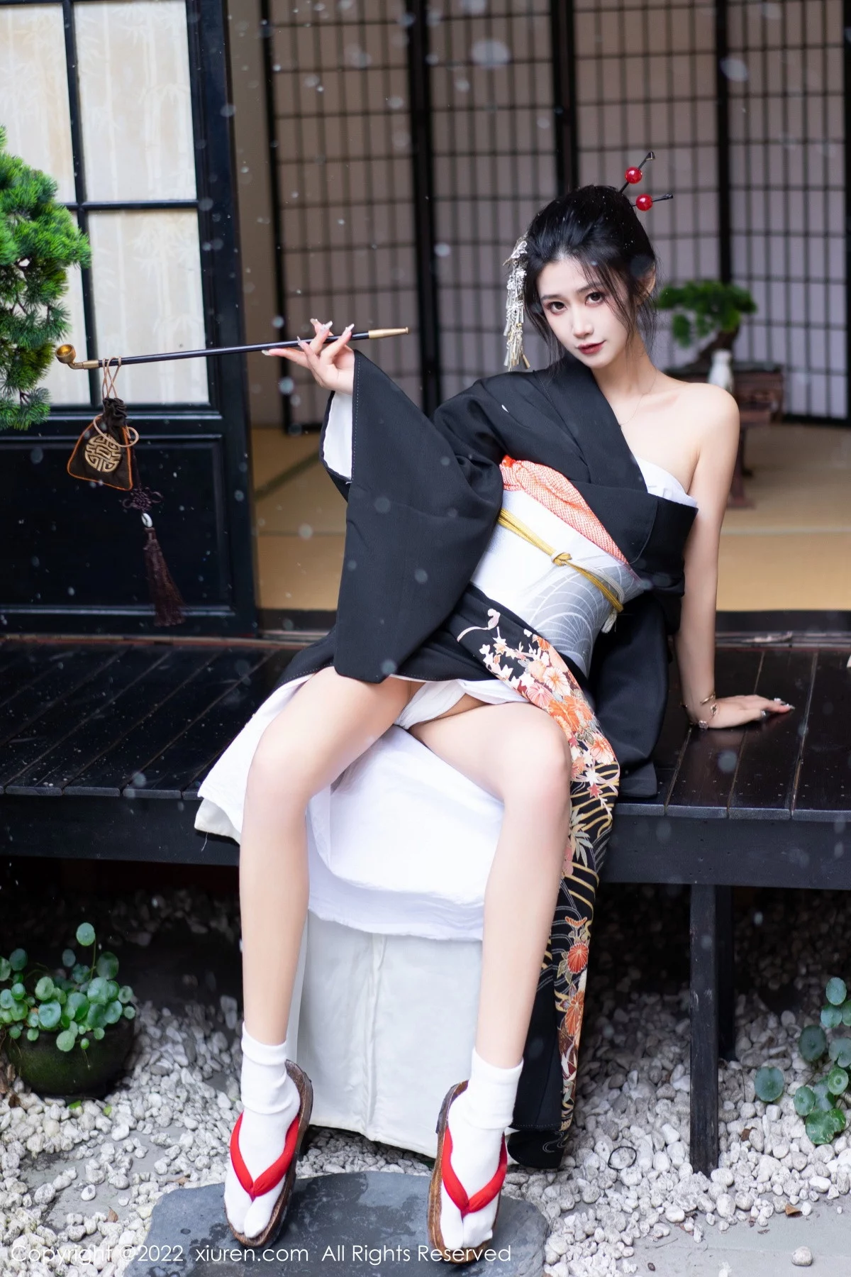 [[XiuRen秀人网]秀人网]No.5932_模特laura阿姣性感深色日式和服半脱秀柔美身材迷人诱惑写真74P