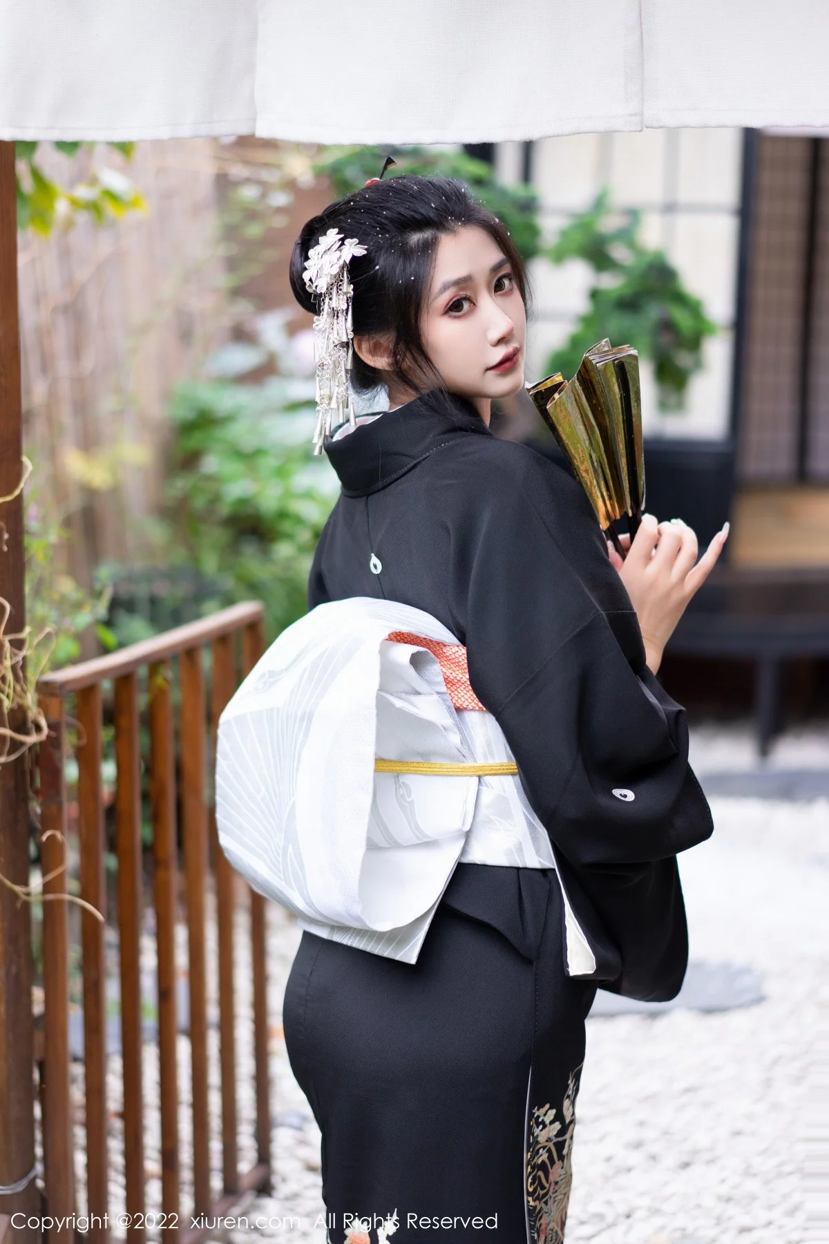 [[XiuRen秀人网]秀人网]No.5932_模特laura阿姣性感深色日式和服半脱秀柔美身材迷人诱惑写真74P