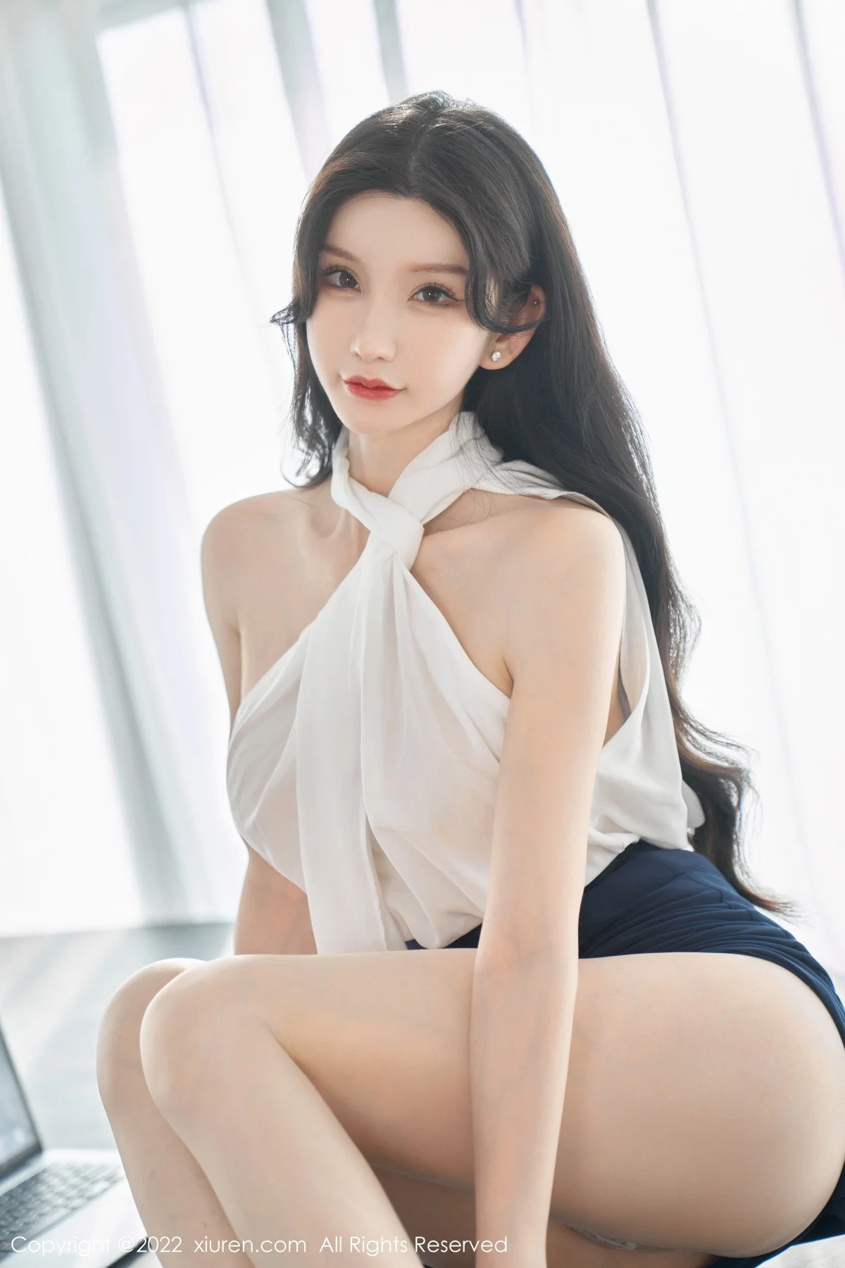 [[XiuRen秀人网]秀人网]No.5948_女神周于希Sally女秘书主题白色轻透衣配黑短裙秀翘臀诱惑写真70P