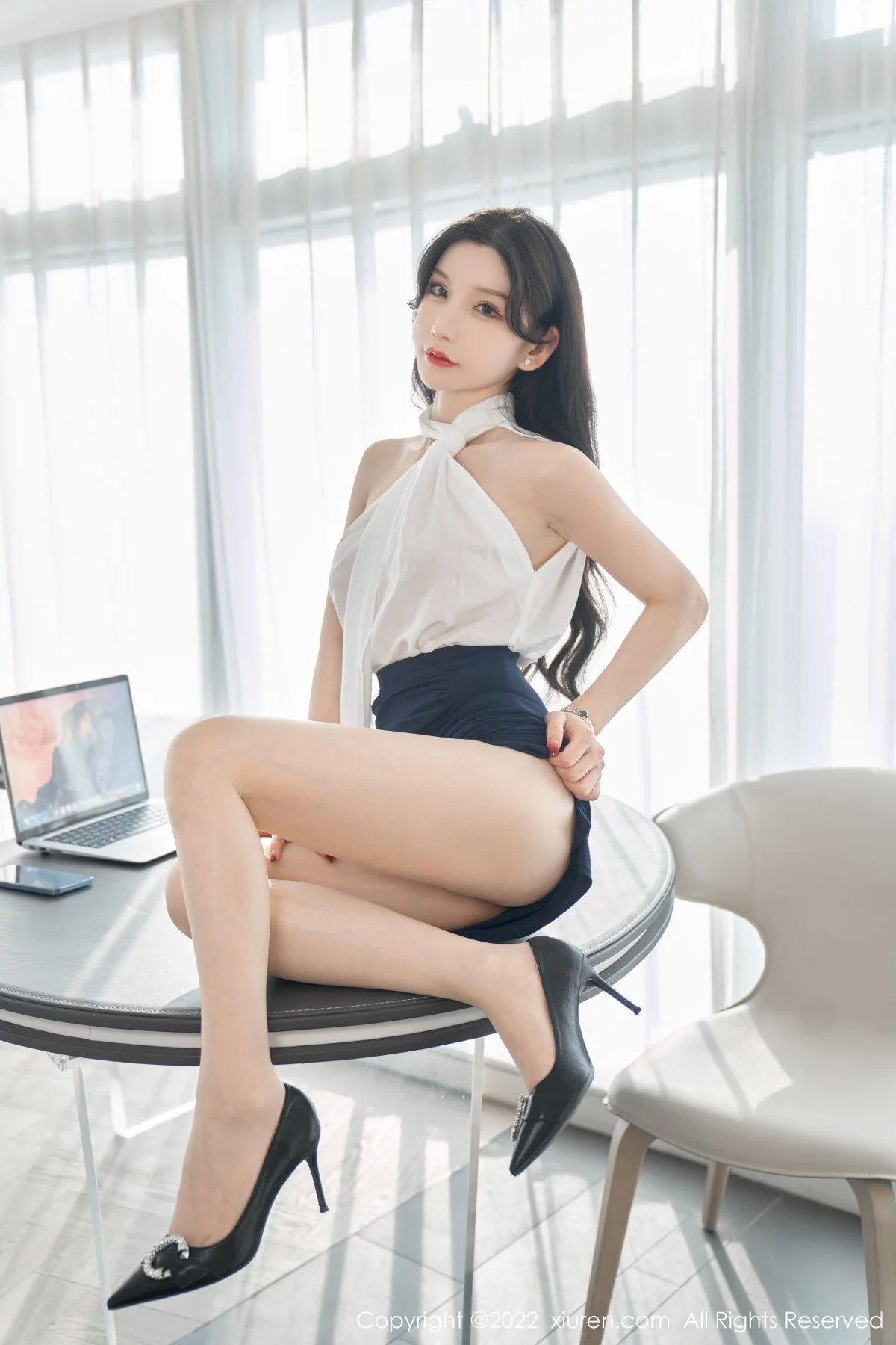 [[XiuRen秀人网]秀人网]No.5948_女神周于希Sally女秘书主题白色轻透衣配黑短裙秀翘臀诱惑写真70P