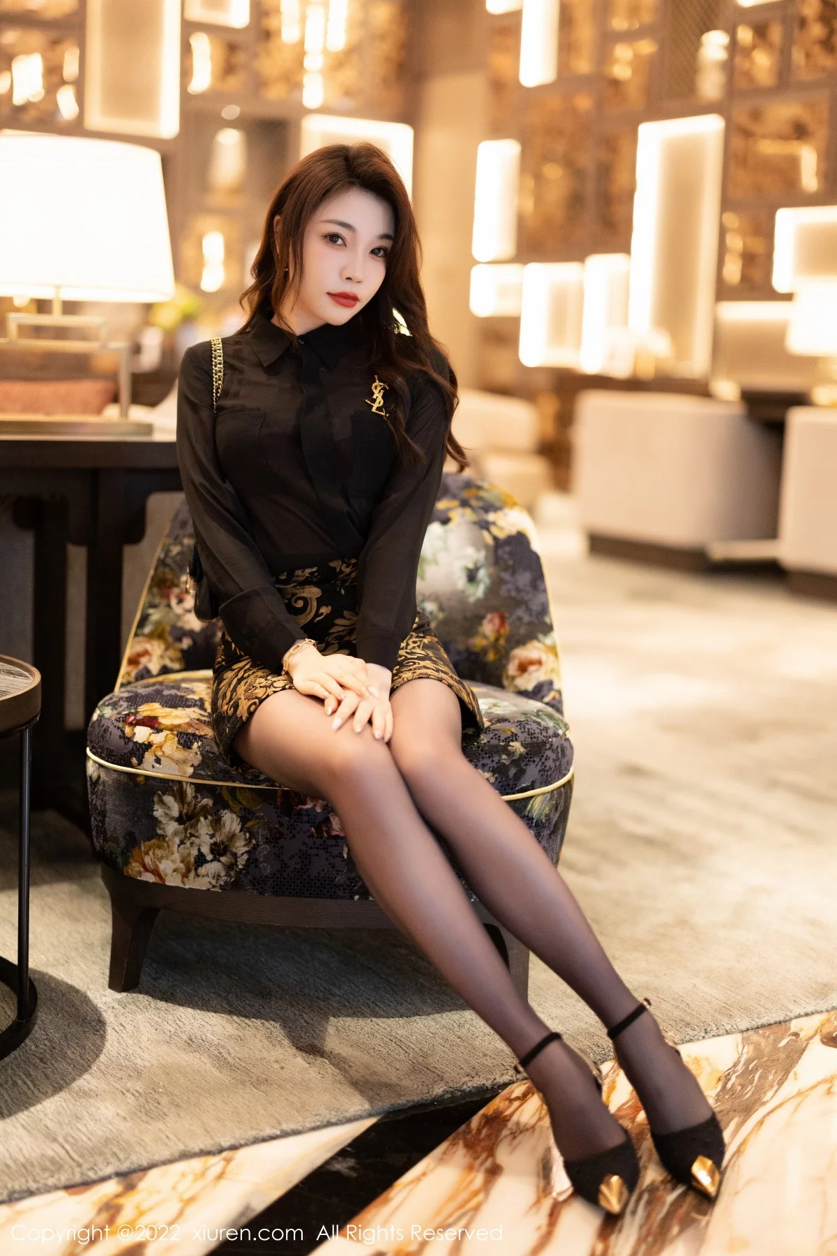 [[XiuRen秀人网]秀人网]No.5953_女神徐莉芝Booty黑色轻透上衣配黑短裙露红色蕾丝内衣诱惑写真83P