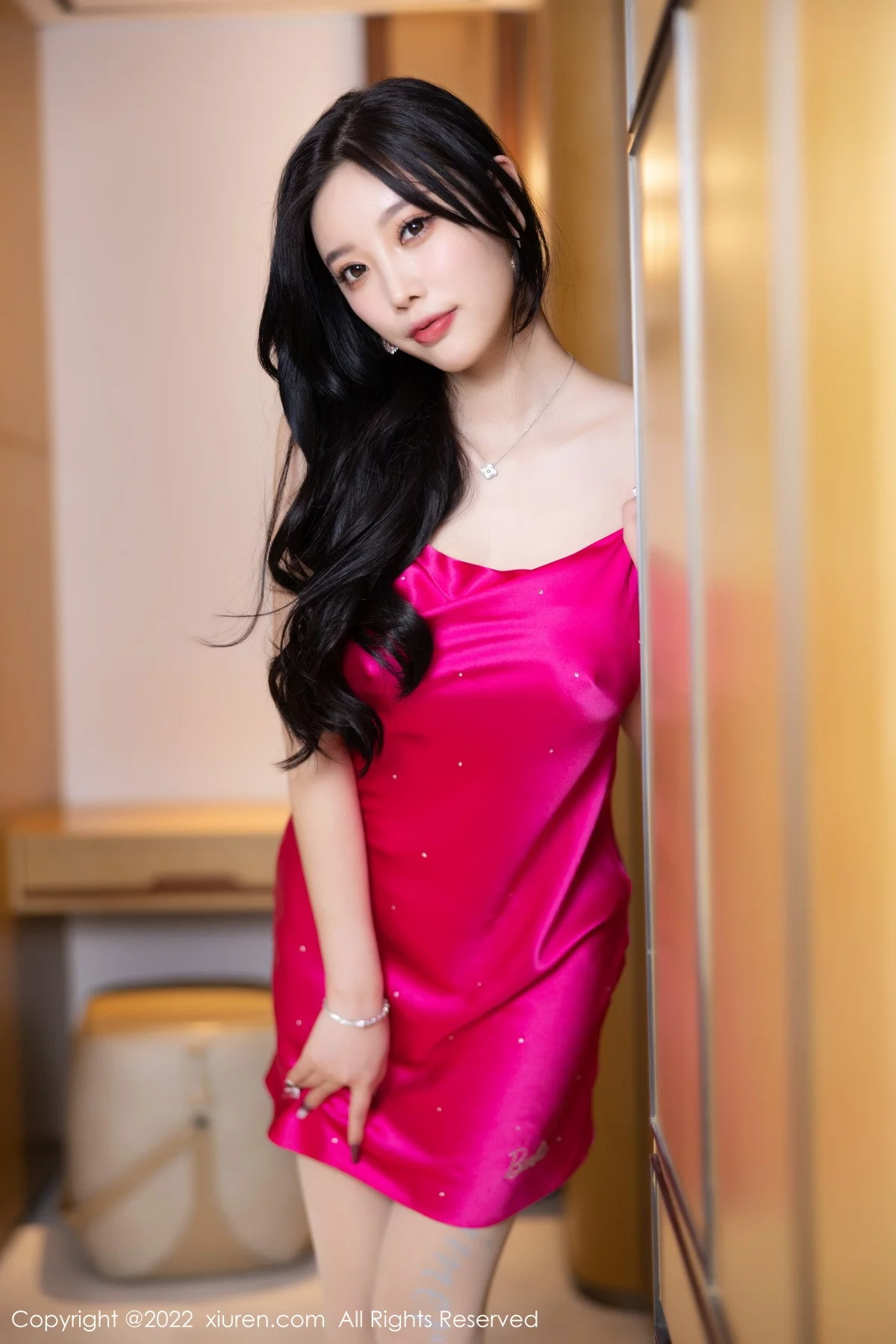 [[XiuRen秀人网]秀人网]No.5959_女神杨晨晨Yome浴室脱红色短裙露无内肉丝秀惹火身材诱惑写真88P