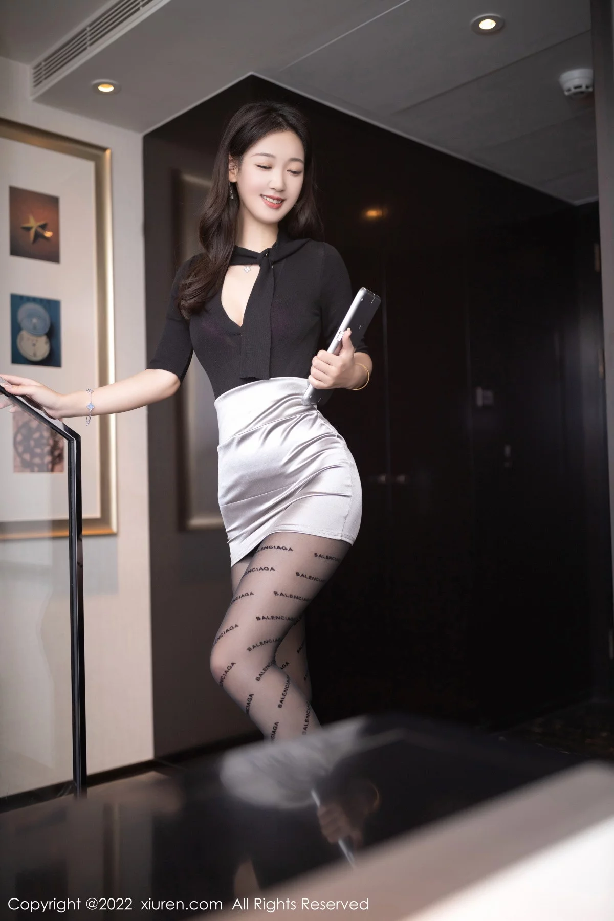 [[XiuRen秀人网]秀人网]No.5887_模特唐安琪秘书角色黑色收身衣配银色短裙秀曼妙身姿诱惑写真78P