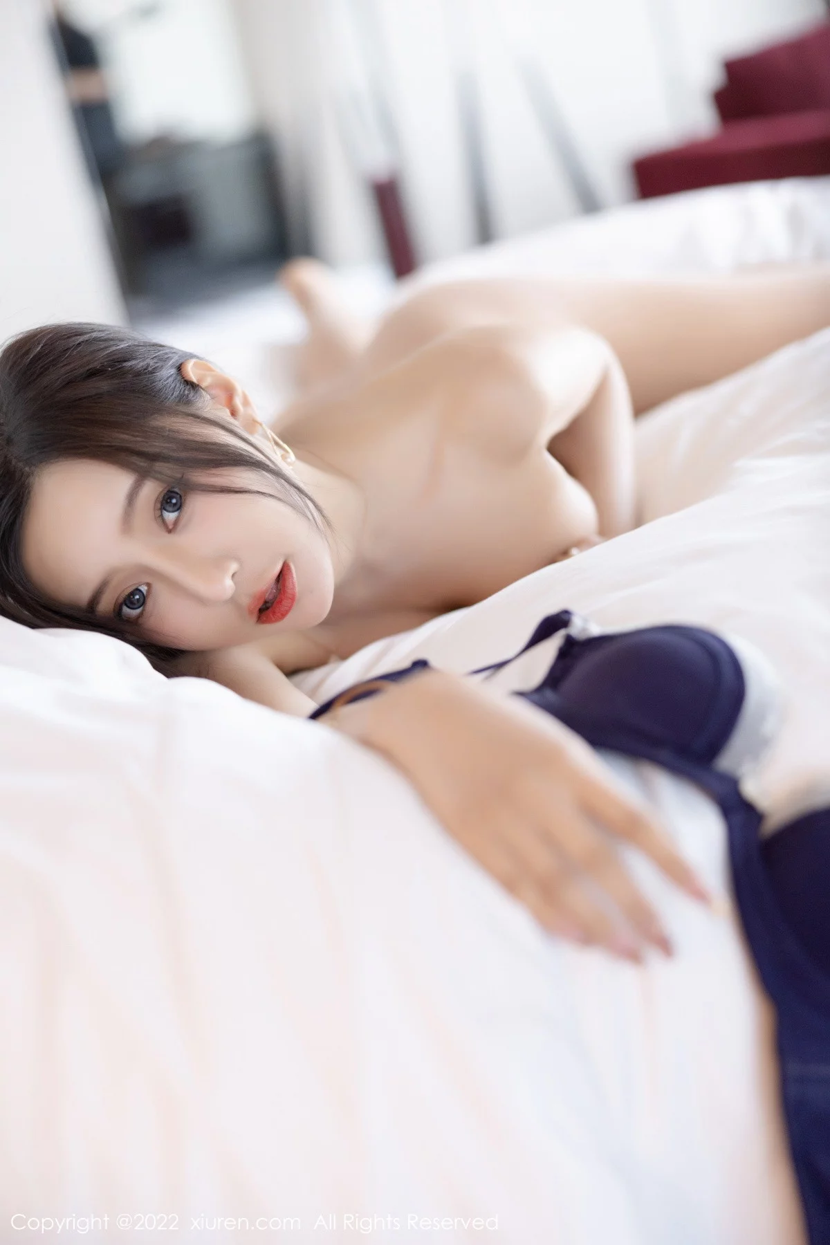 [[XiuRen秀人网]秀人网]No.5978_女神王馨瑶yanni私房半脱露性感蓝色内衣配超薄无内肉丝诱惑写真81P