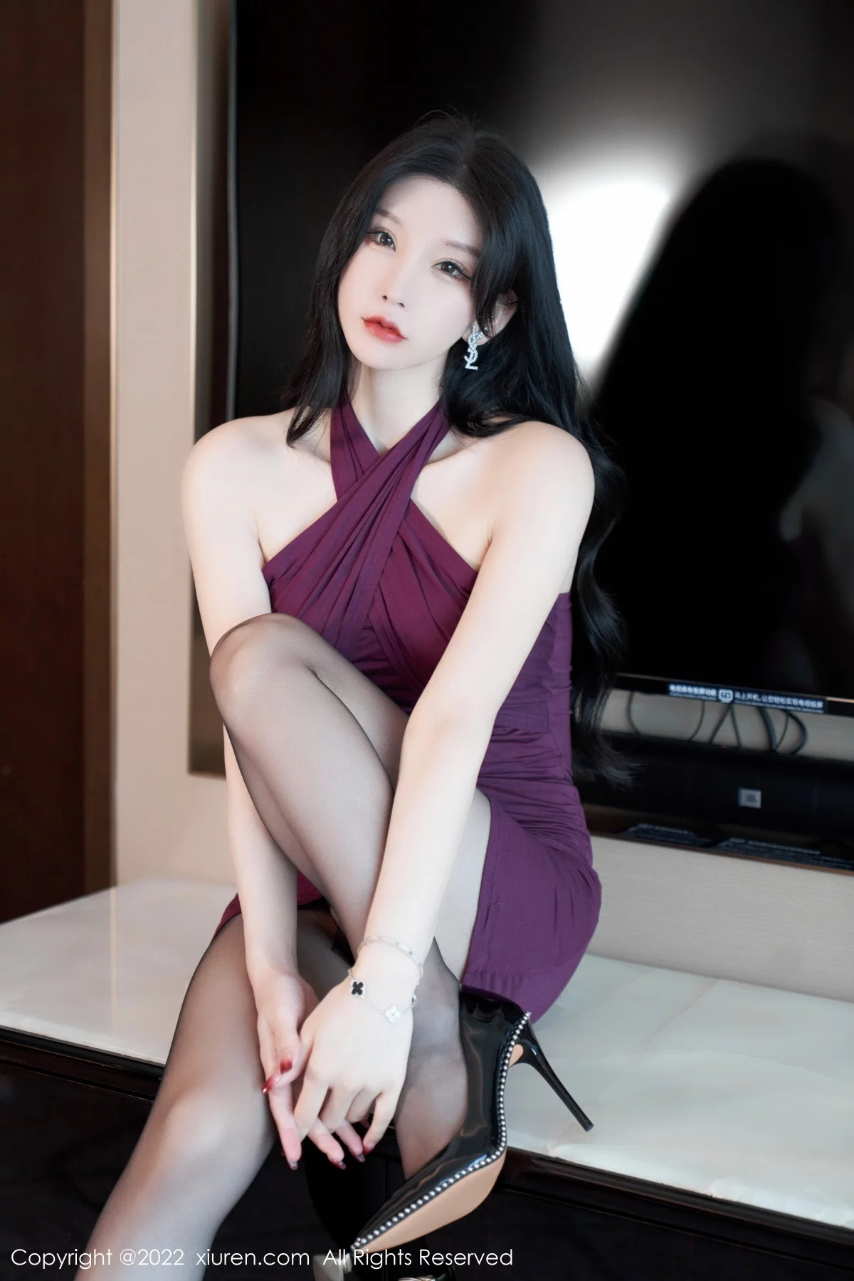 [[XiuRen秀人网]秀人网]No.5980_女神周于希Sally性感紫色连衣裙配超薄黑丝秀白嫩肌肤迷人写真83P